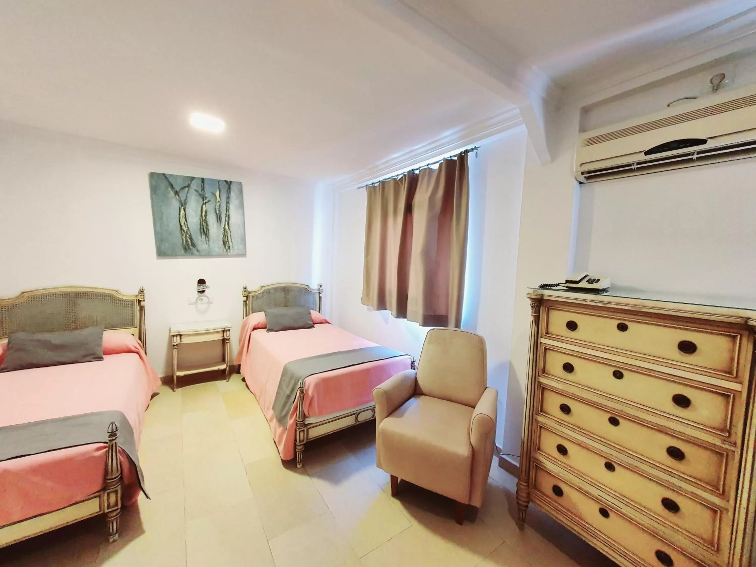 Photo of the whole room, Bed in Hotel Marítimo Urban