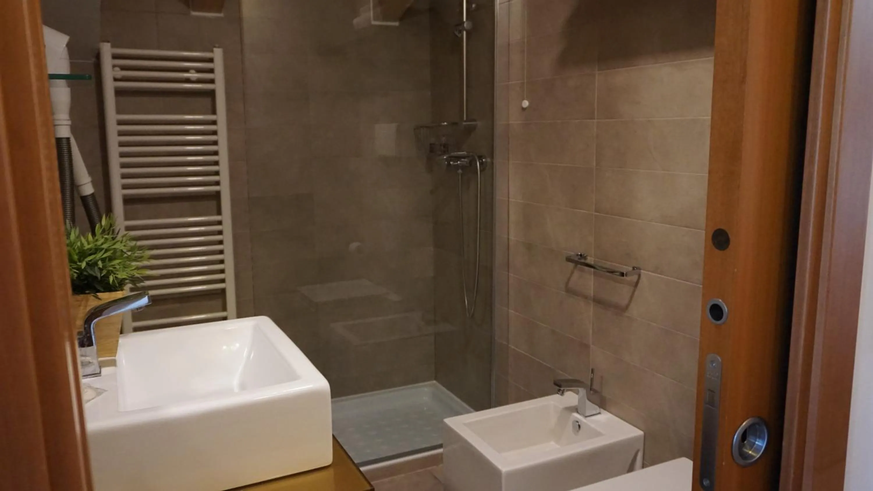 Shower in Hotel Isola Verde