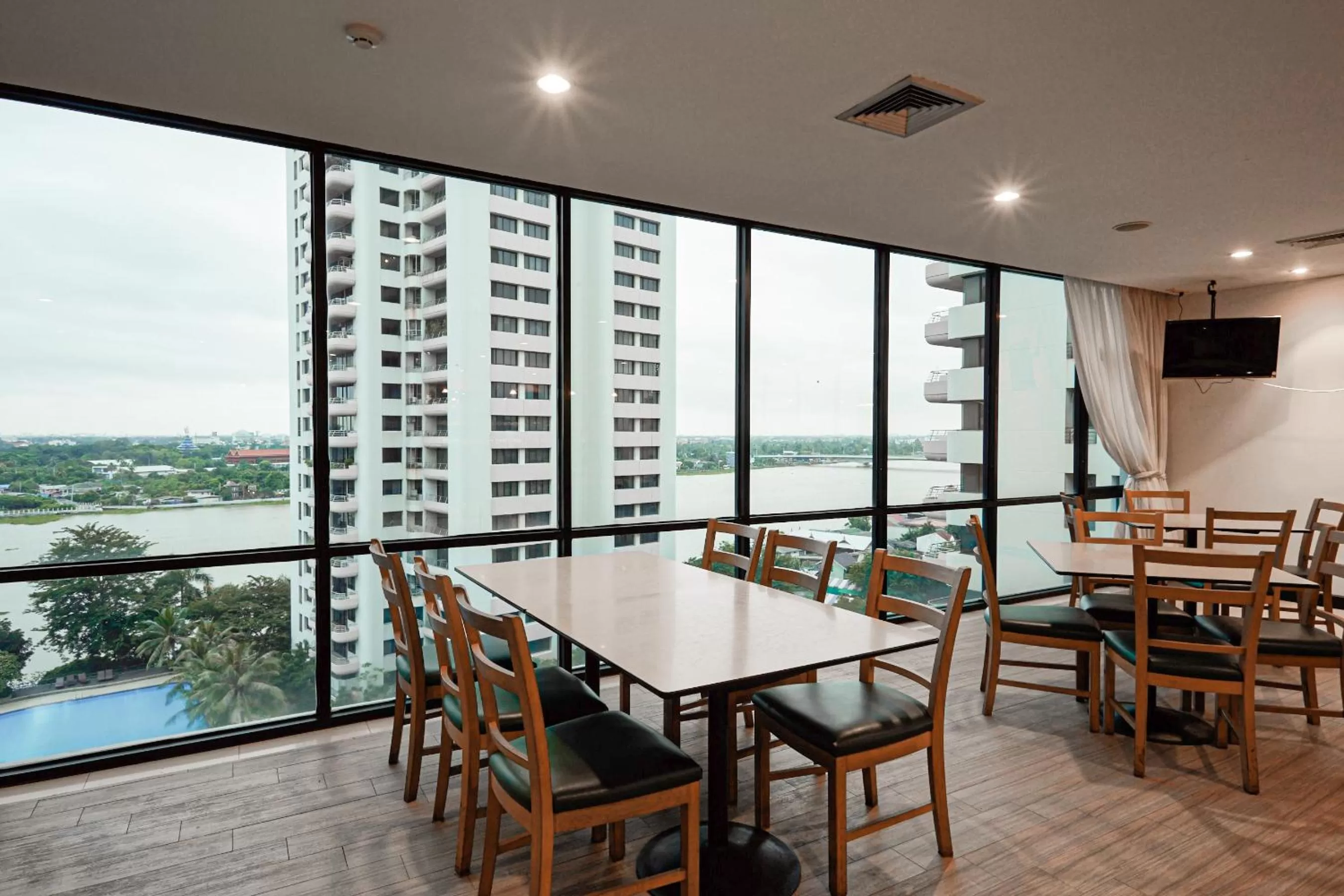 Restaurant/places to eat in Riverine Place Hotel and Residence