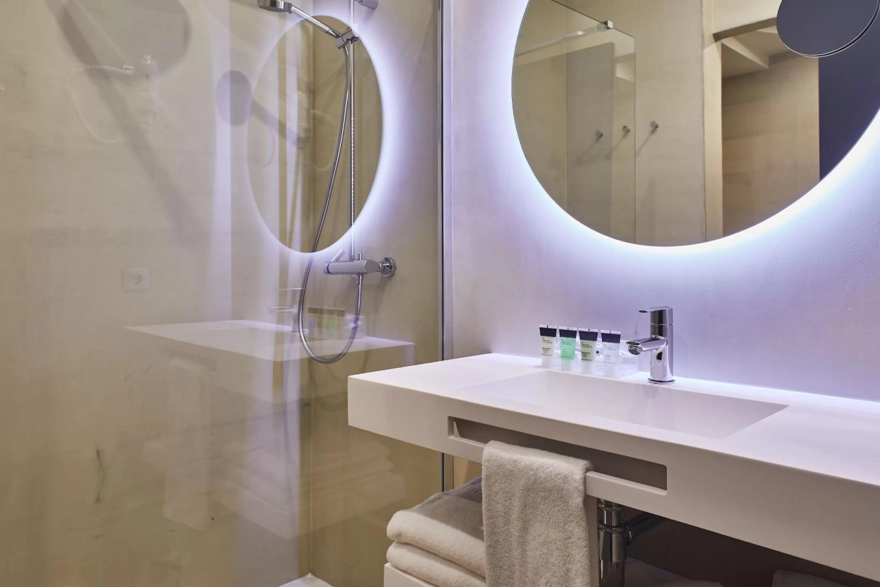 Bathroom in Silken Al-Andalus Palace