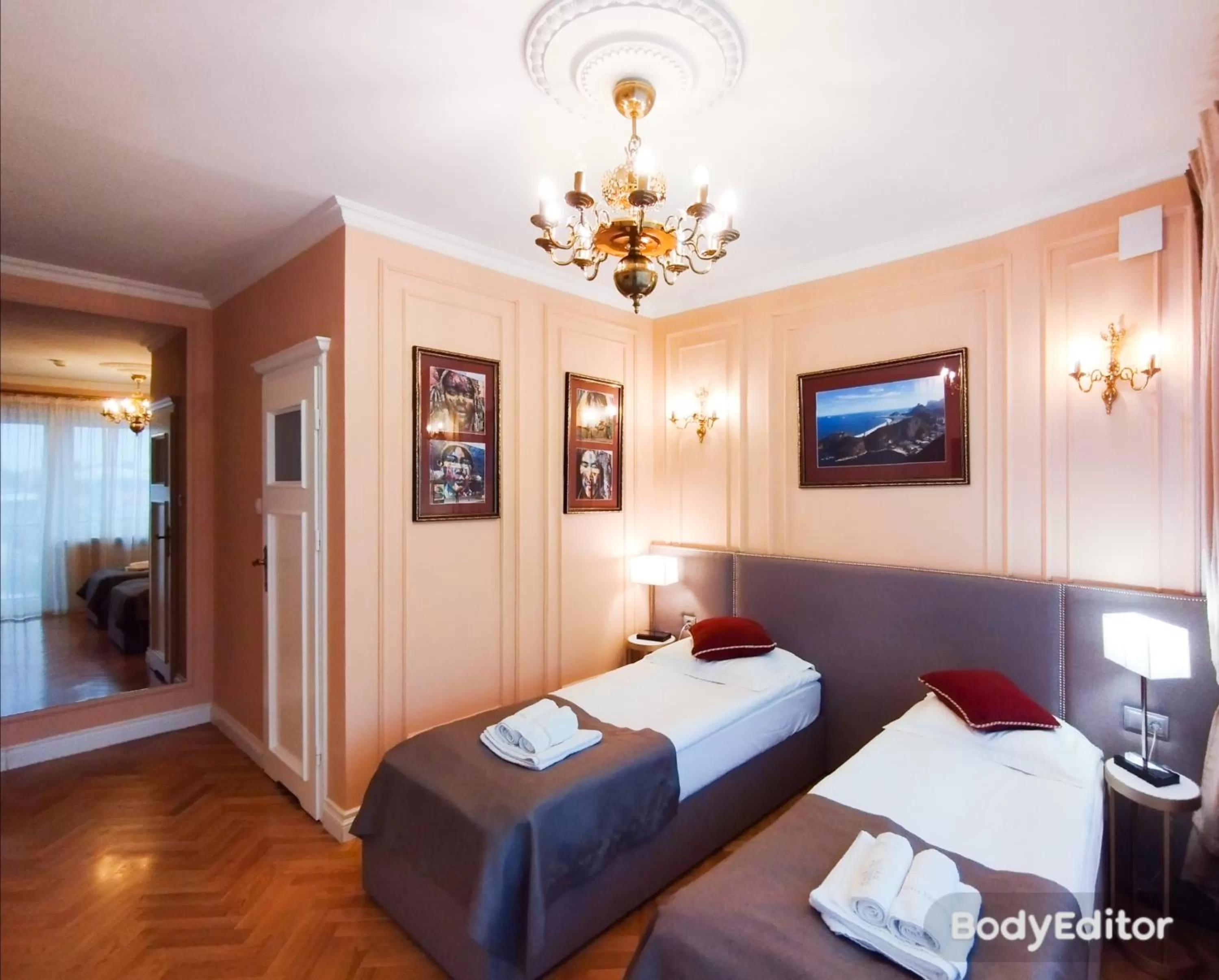 Bed in Willa Krakowska