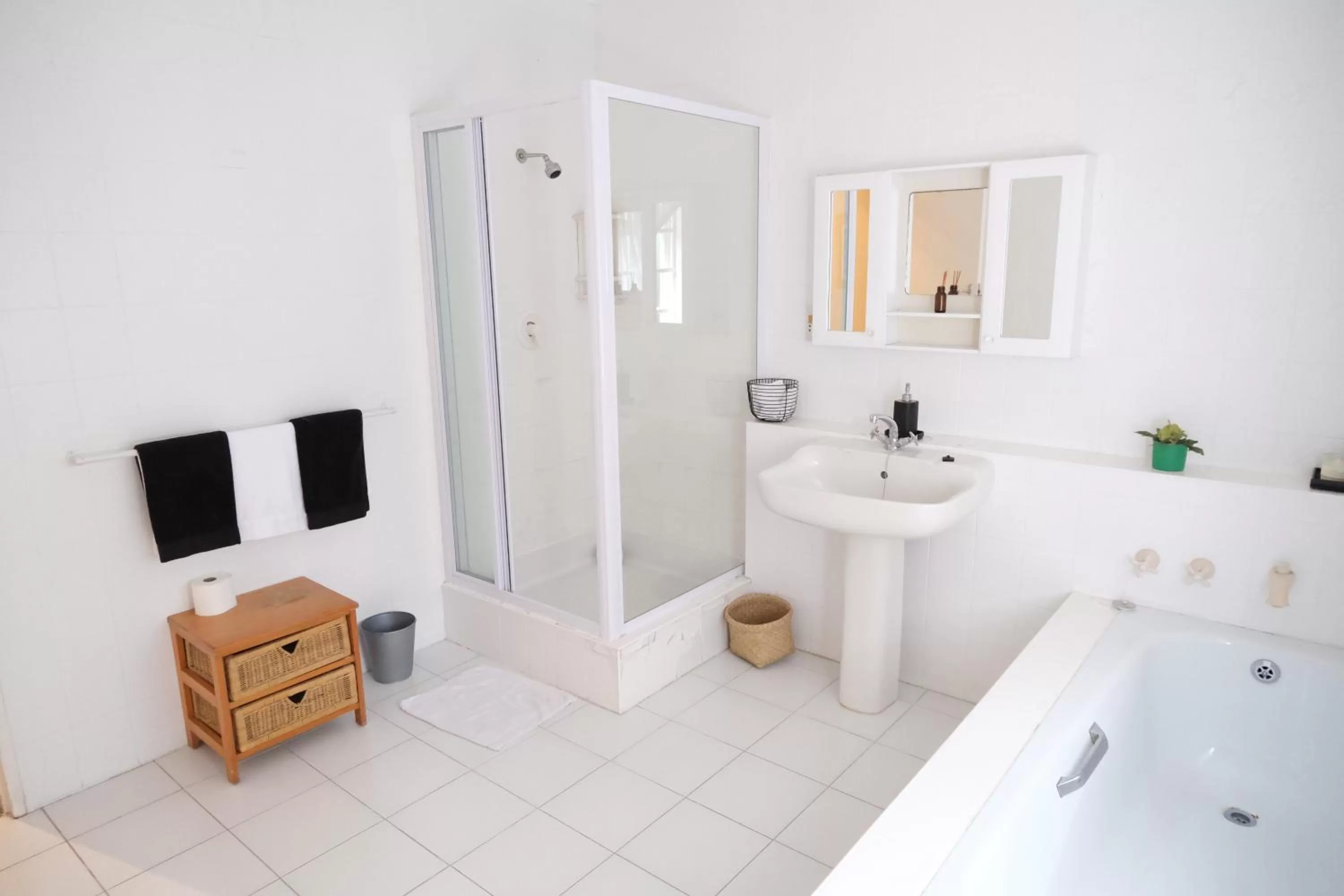 Bathroom in The Whitehouse Bed and Breakfast