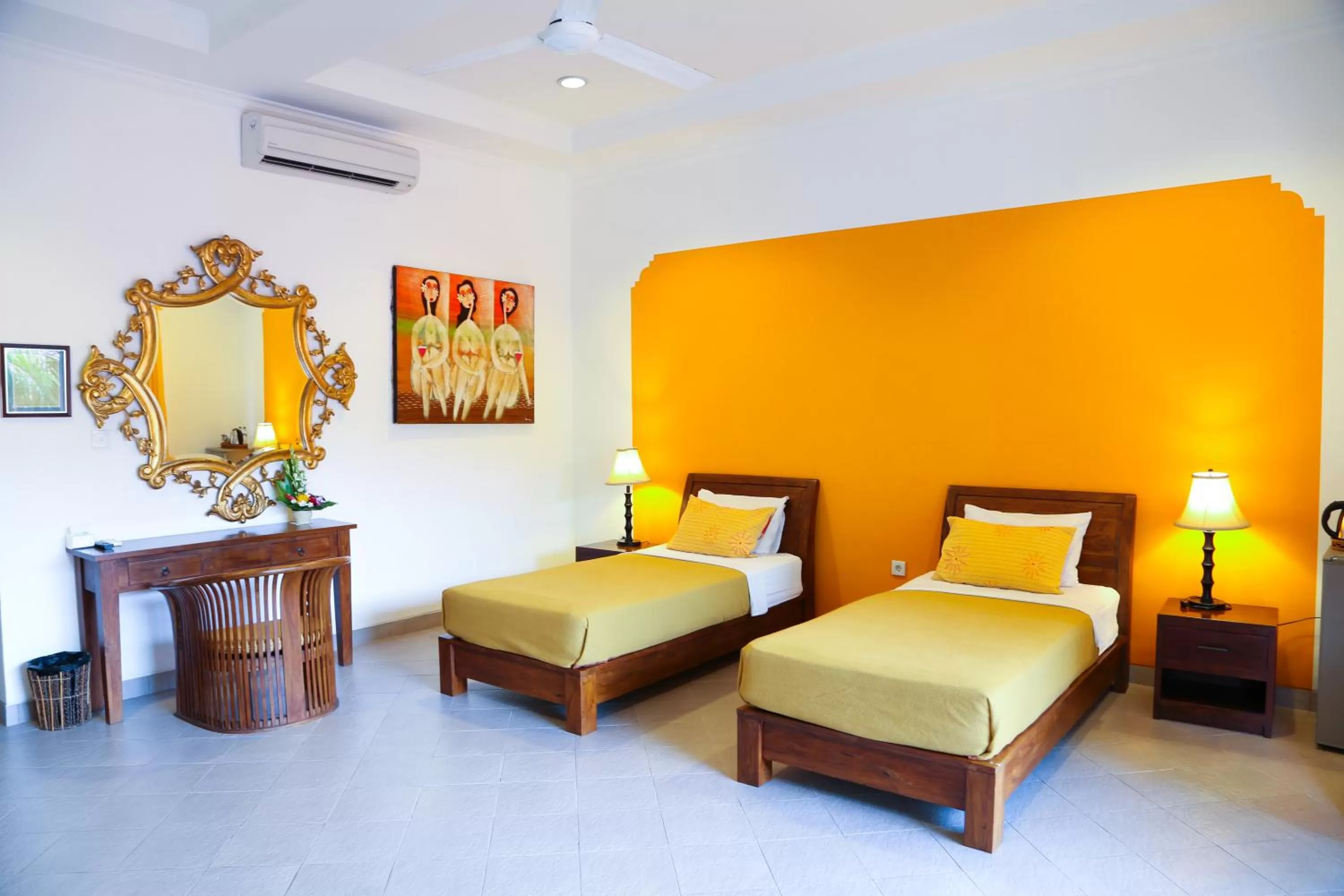 Bed in Aquarius Beach Hotel