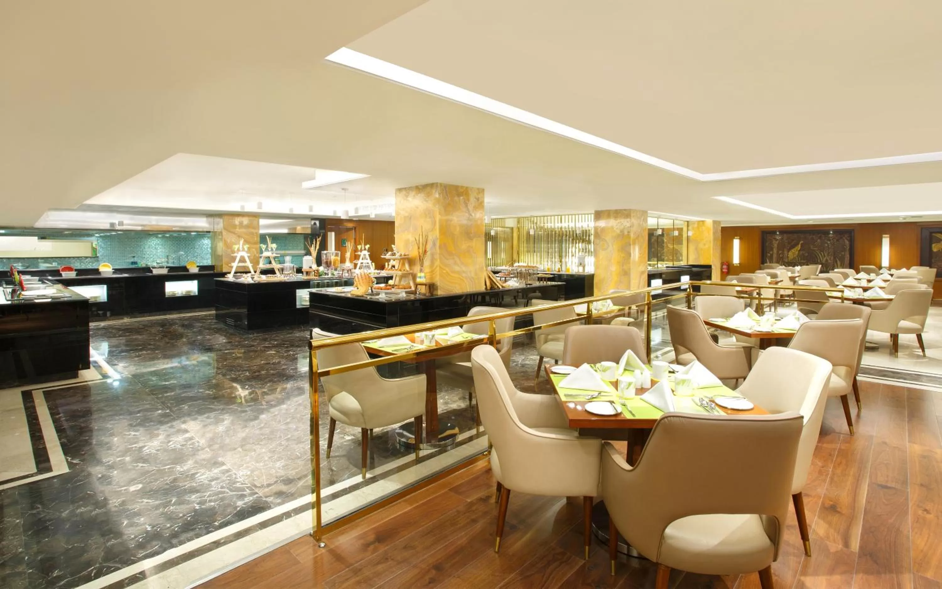 Restaurant/places to eat in Holiday Inn Dhaka City Centre by IHG