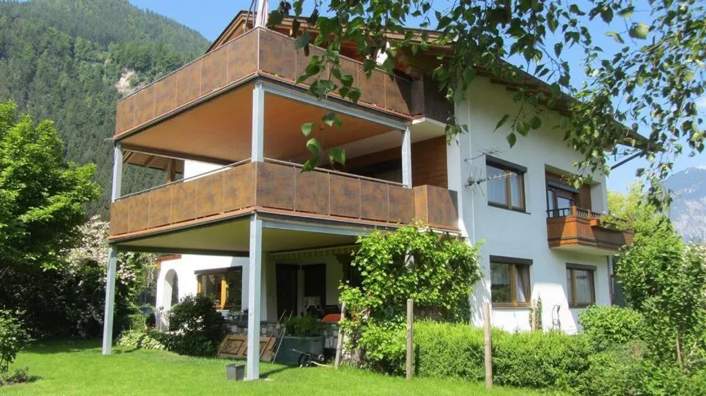 Property Building in Haus Hager
