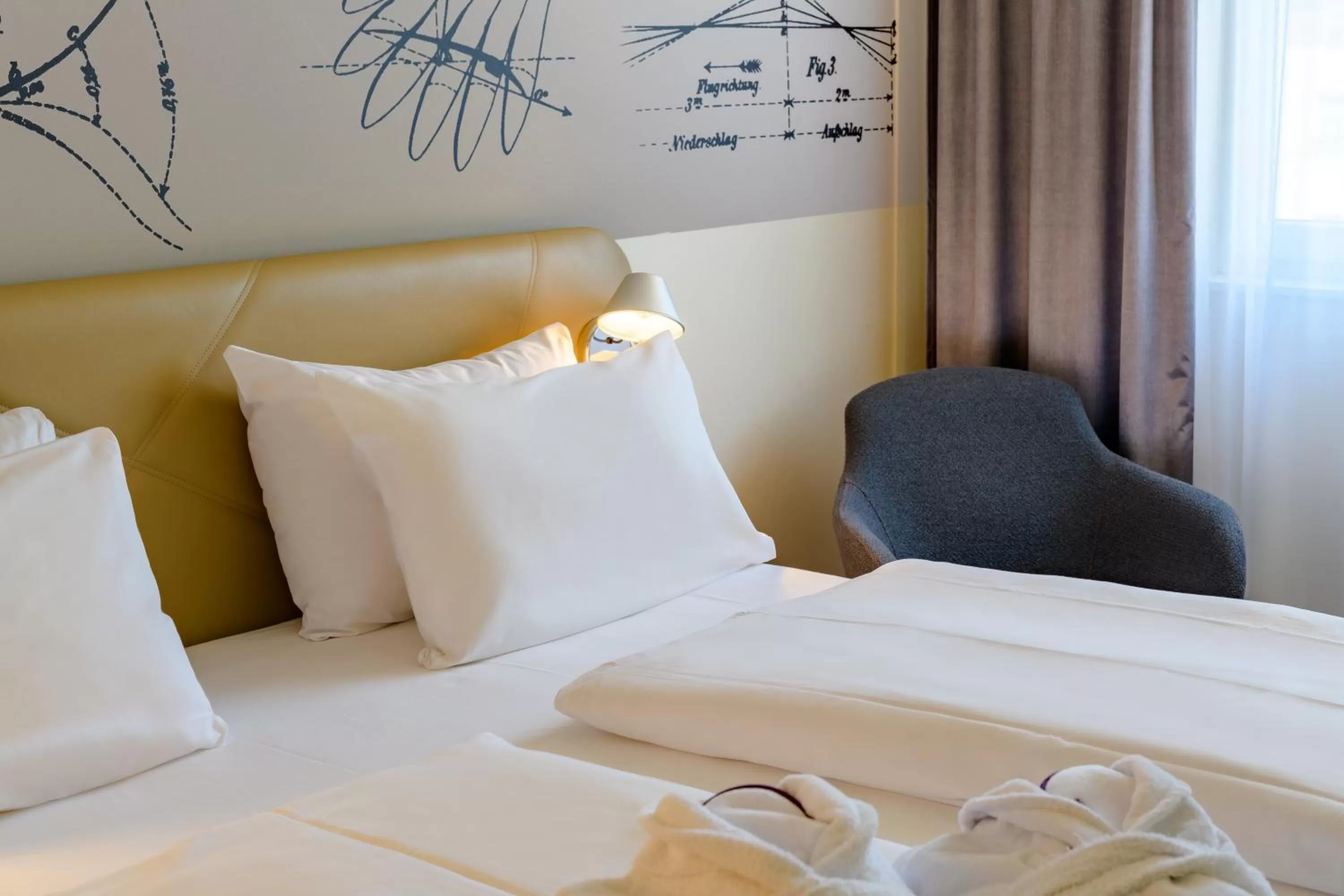 Staff, Bed in Mercure Hotel Berlin City