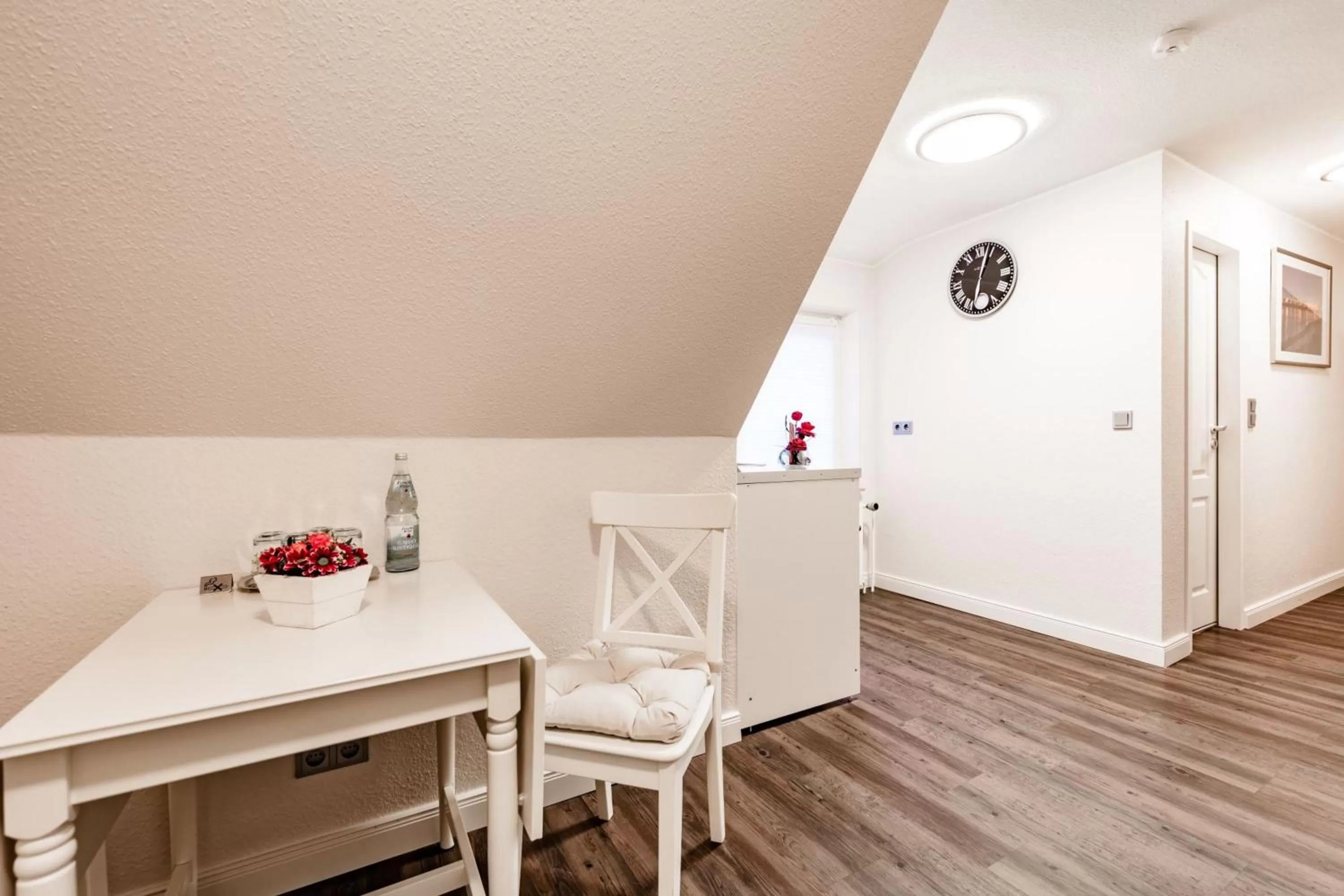 Dining area in Hotel Zum Zeppelin Hamburg