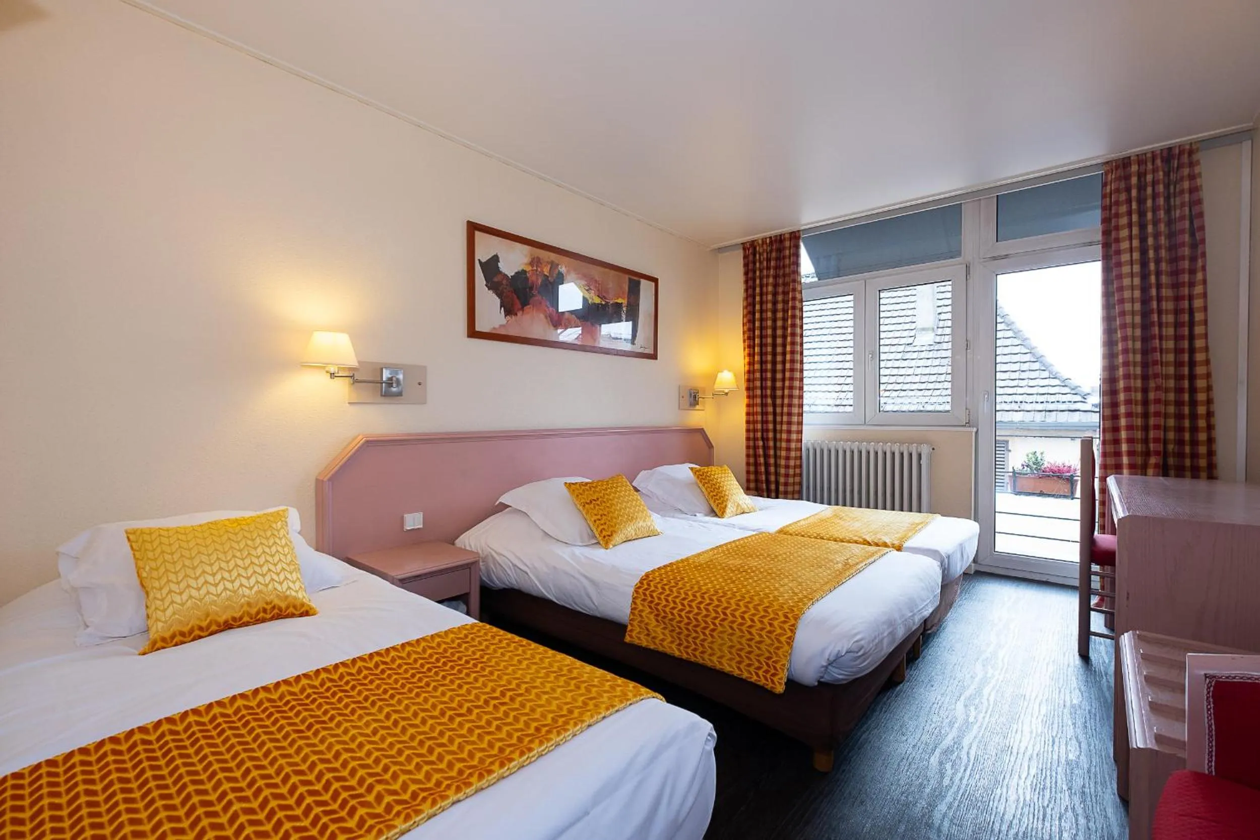 Bed in The Originals City Hotel de l Ange Guebwiller