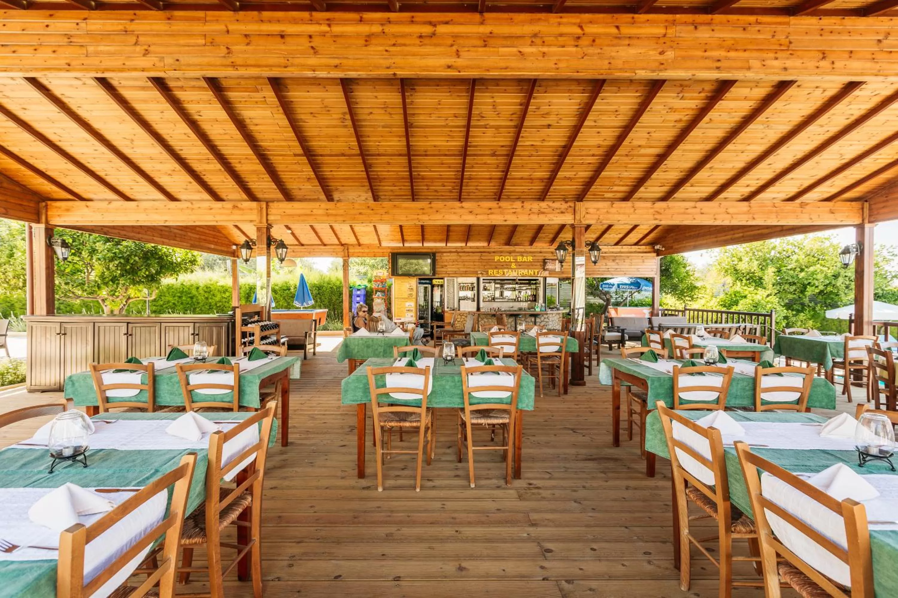 Restaurant/places to eat in Citrus Tree Gardens