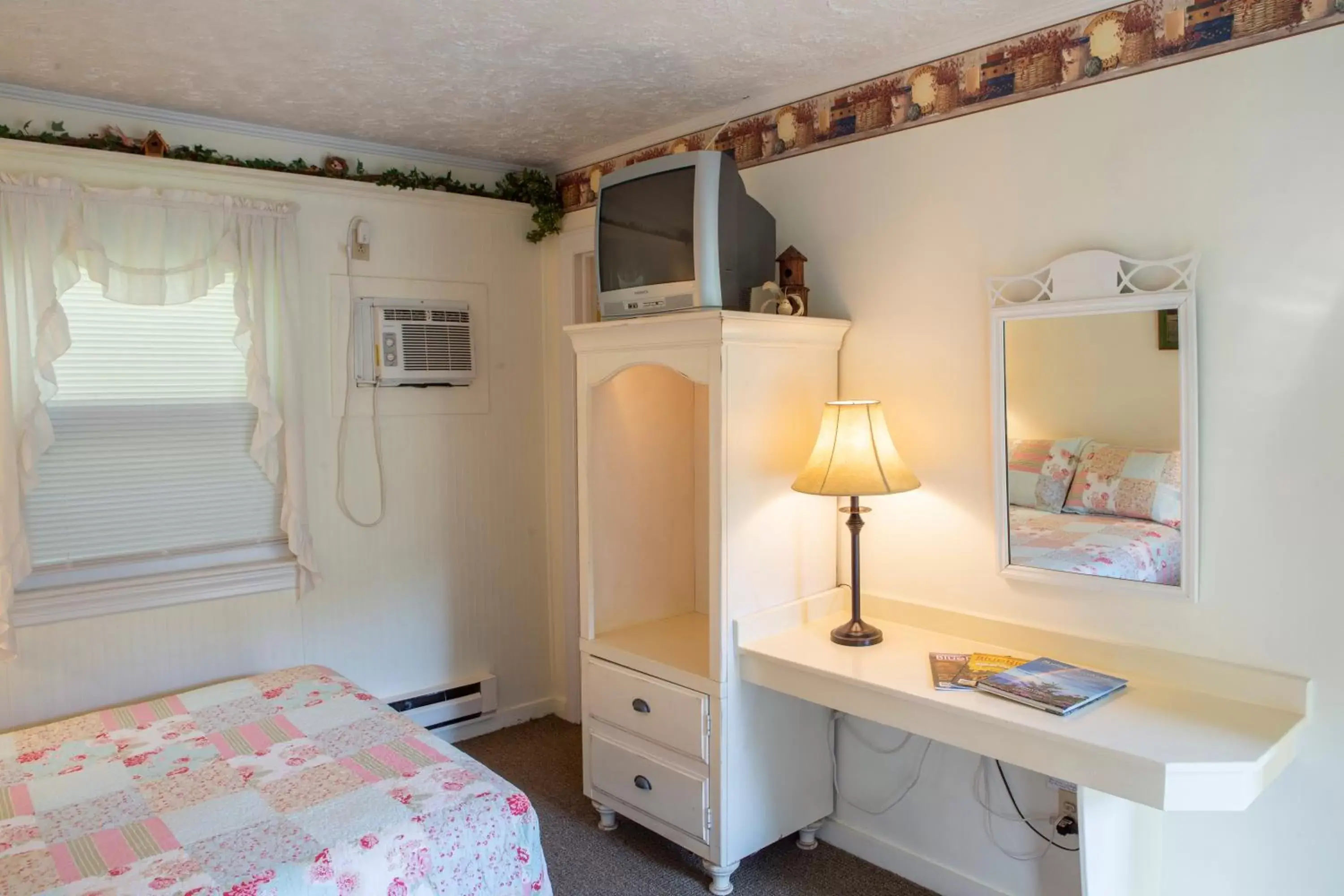 Double Room with Mountain View #2 in The Chimney Rock Inn & Cottages Double Room with Mountain View #2 in The Chimney Rock Inn & Cottages