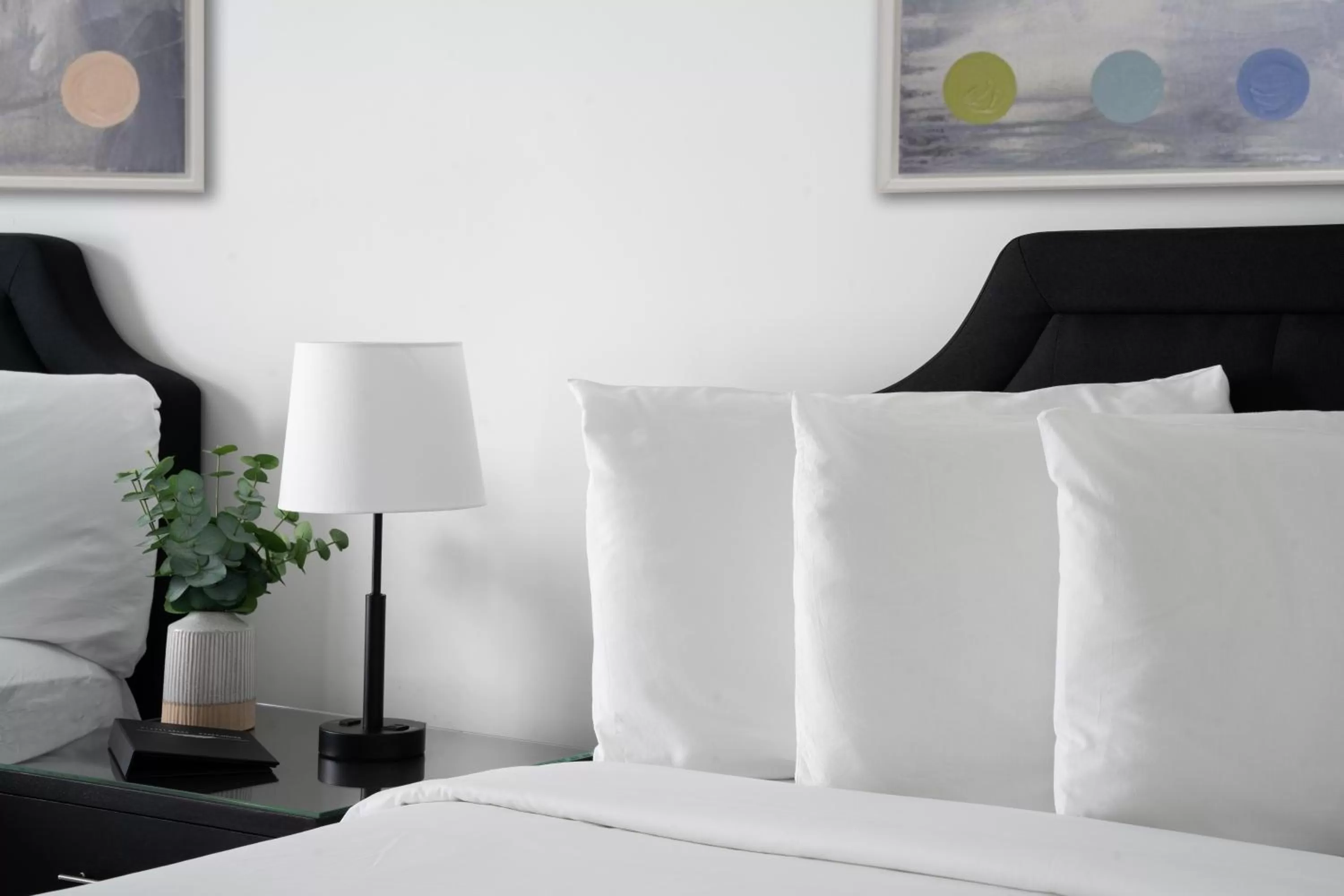 Bed in Essex House Hotel