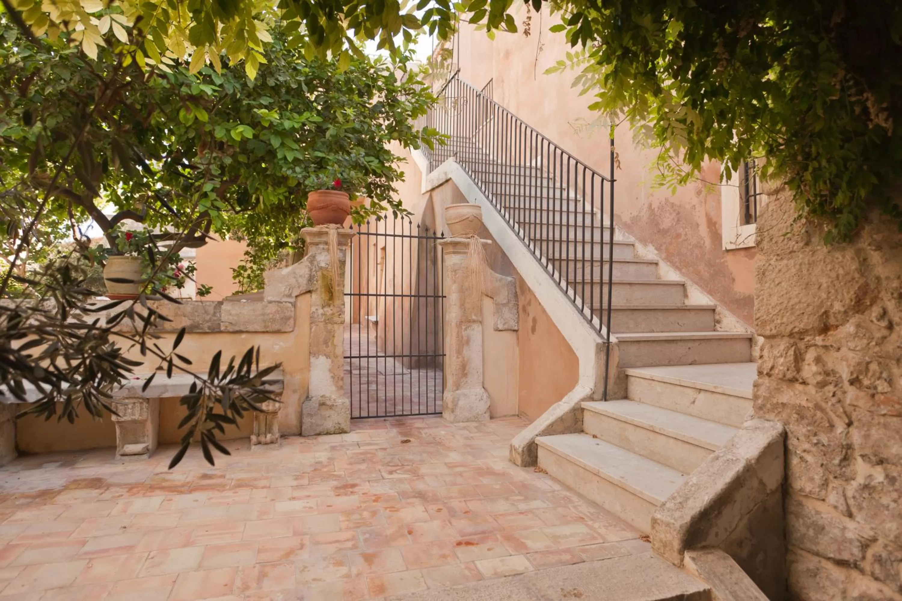Garden in Palazzo Gambuzza