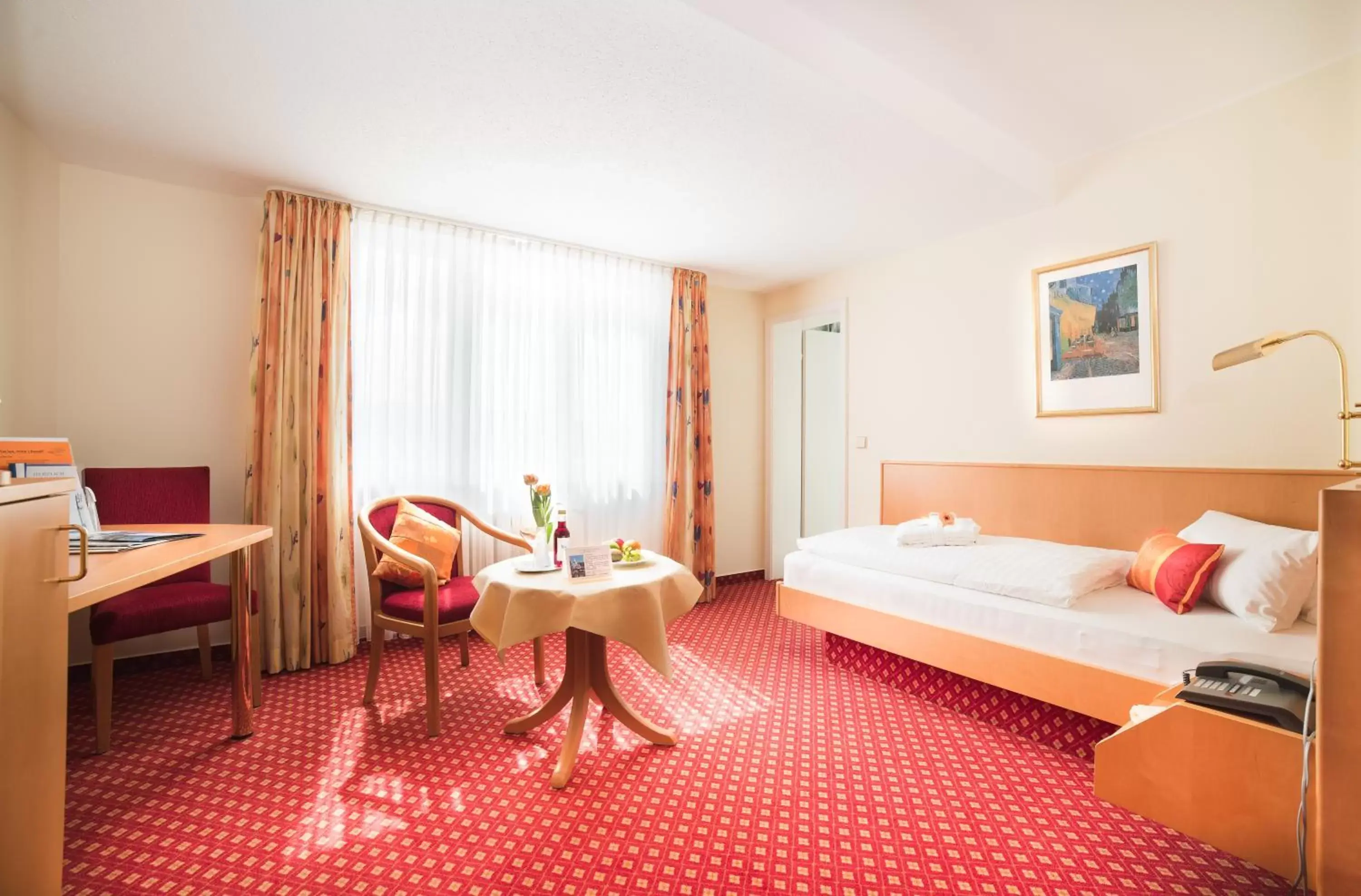 Single Room with Lake View - single occupancy in Strandhotel Löchnerhaus Single Room with Lake View - single occupancy in Strandhotel Löchnerhaus