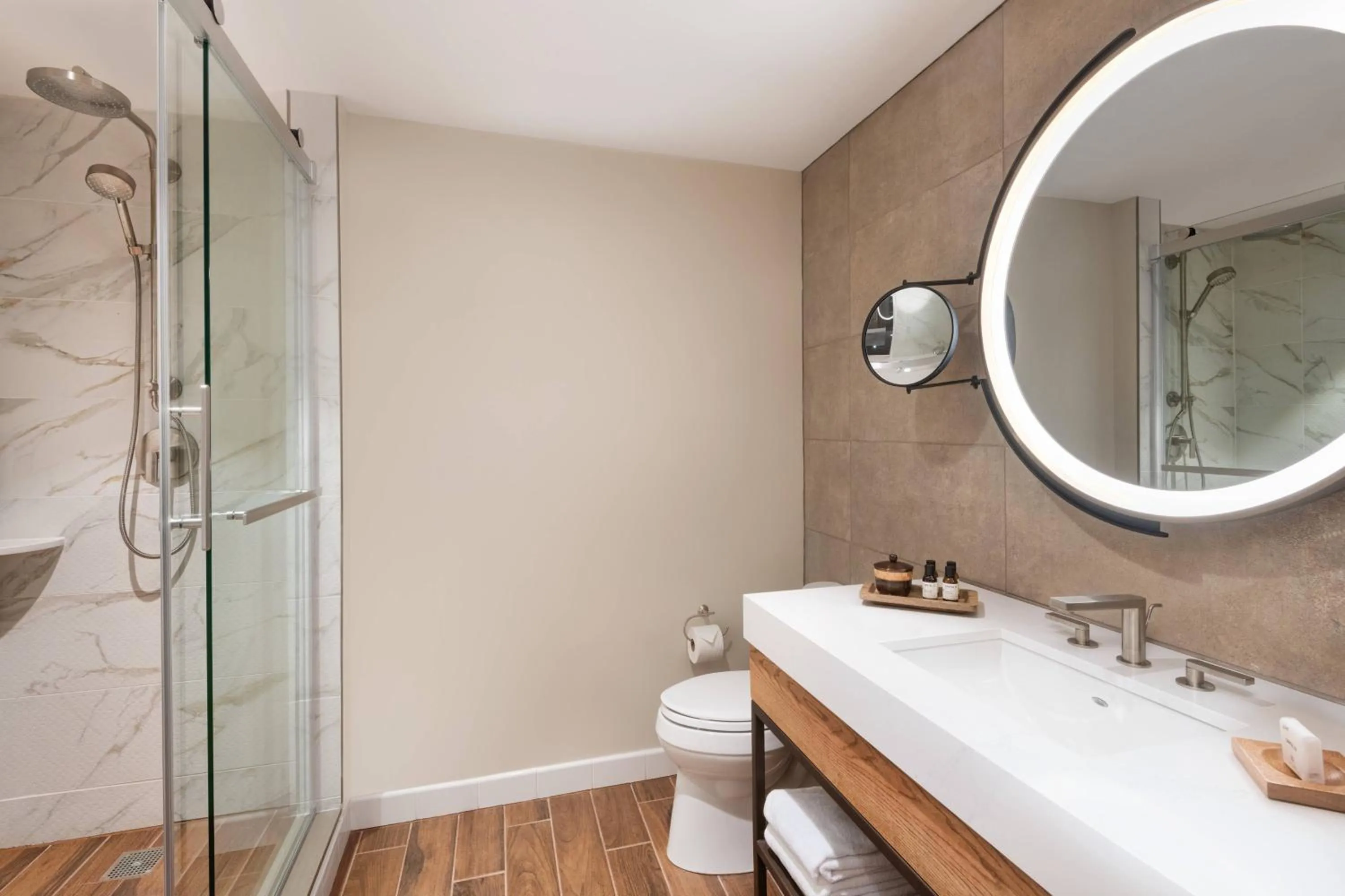 Bathroom in The Ben, Autograph Collection