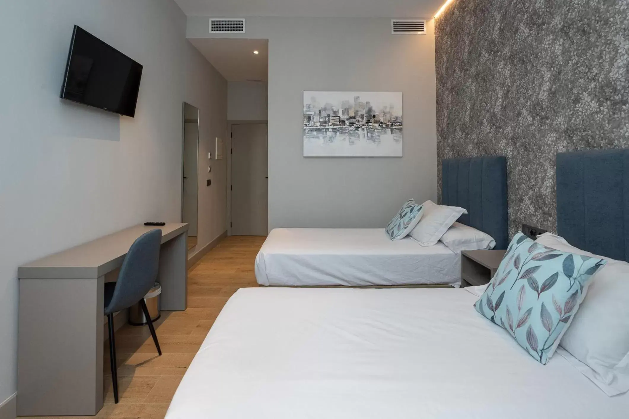 Twin Room in Hotel Aldama Twin Room in Hotel Aldama