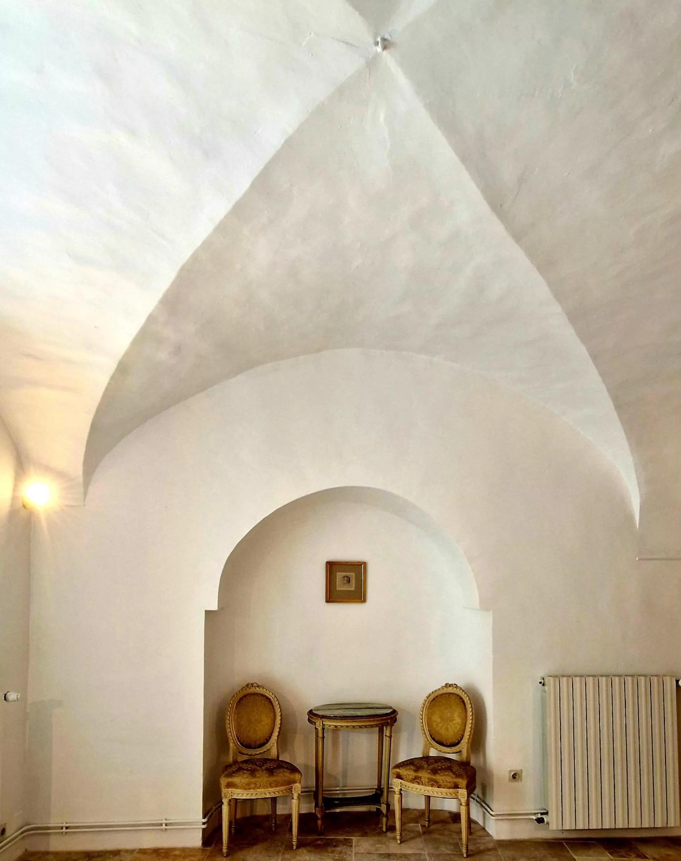 Seating area in La Tour de Pezene