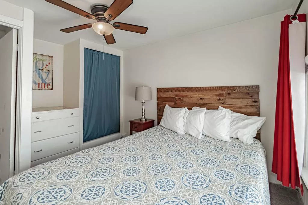 Bedroom, Bed in Suites of Lava Hot Springs