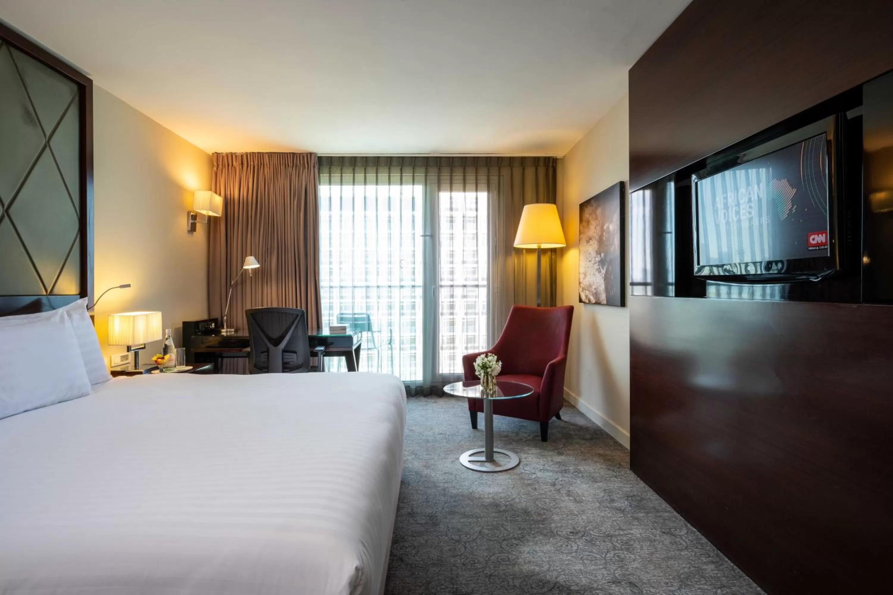 Bedroom, Bed in Crowne Plaza Tel Aviv Beach by IHG