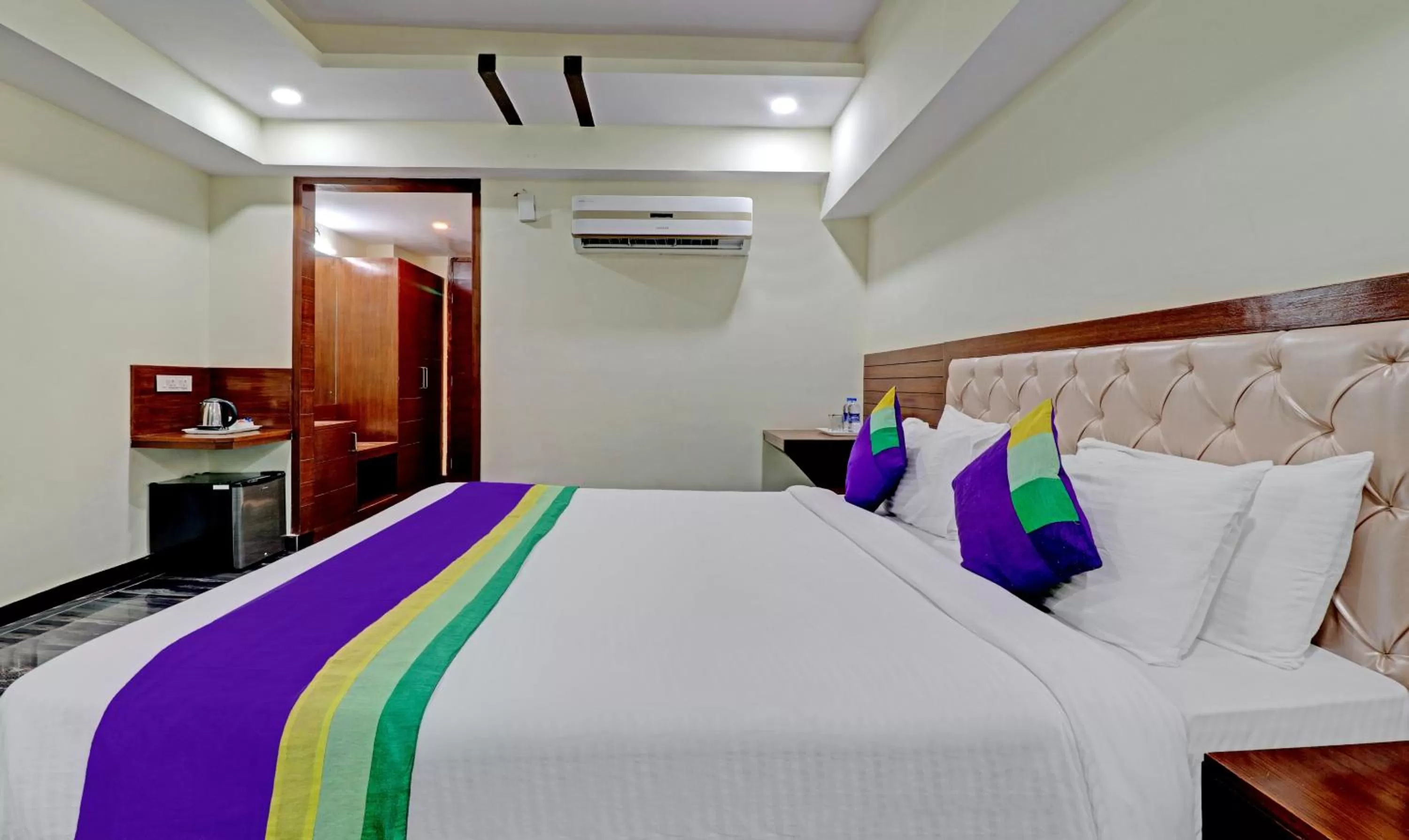 Bed in Treebo Premium Pearl Avenue Banquets And Lawn