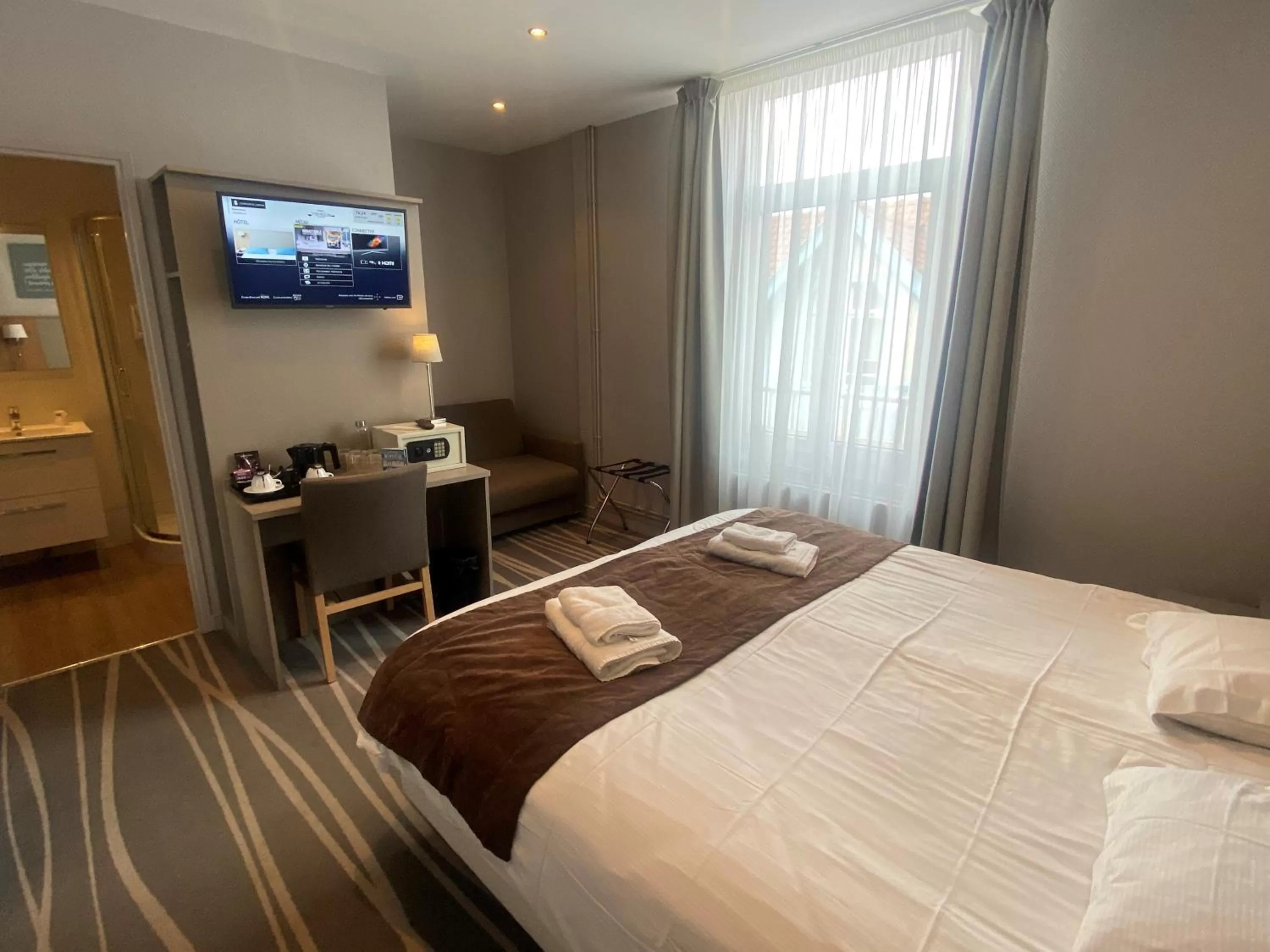 Bedroom, Bed in Hôtel Villa Des 2 Caps