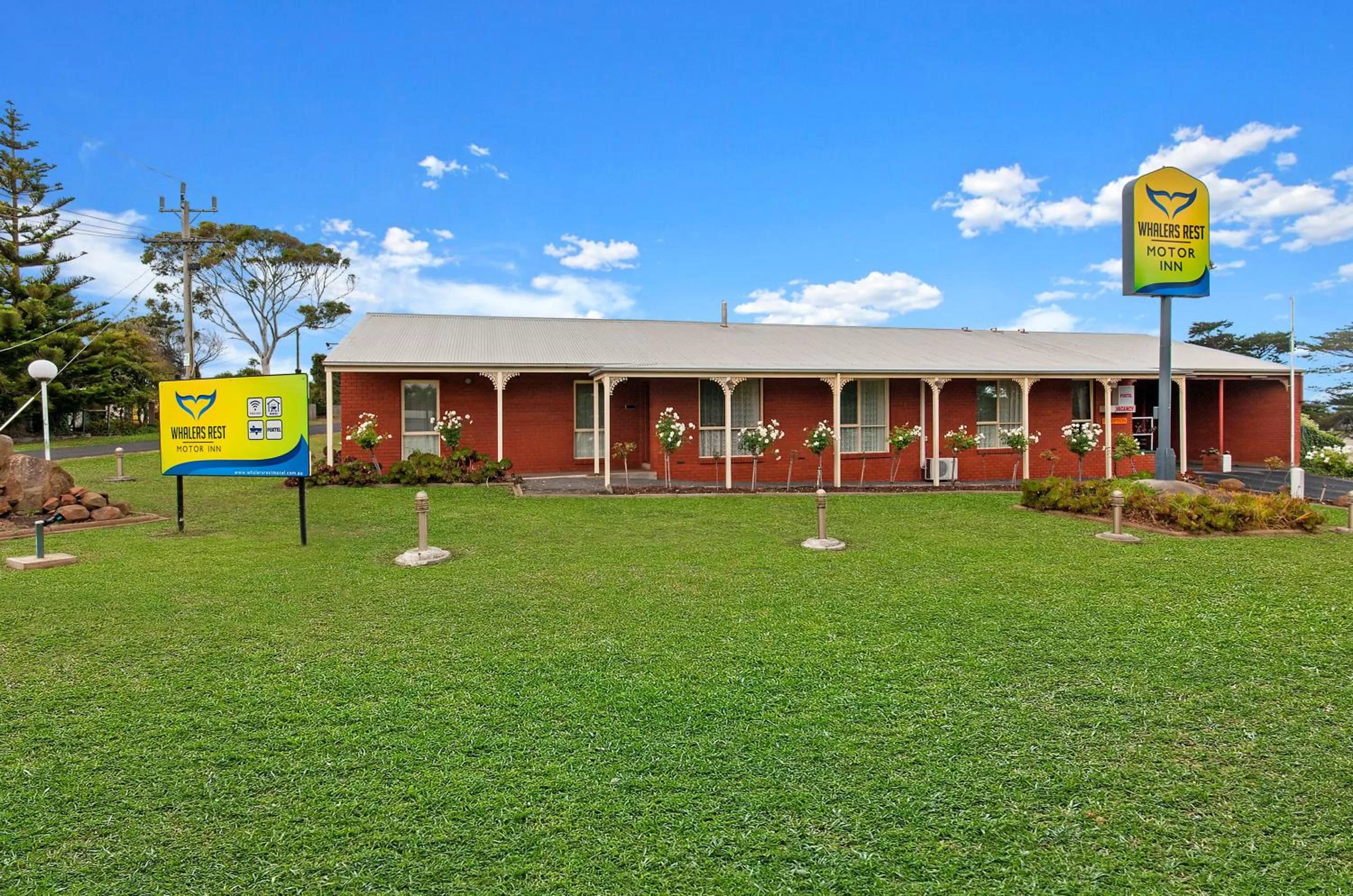 Property building in Whalers Rest Motor Inn