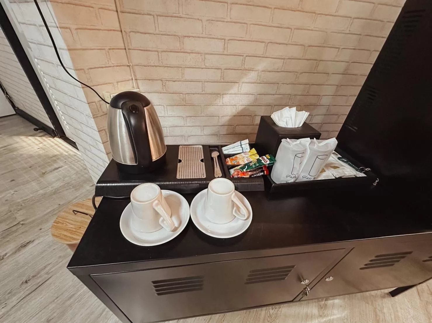 Coffee/tea facilities in Hotel De Khuvieng