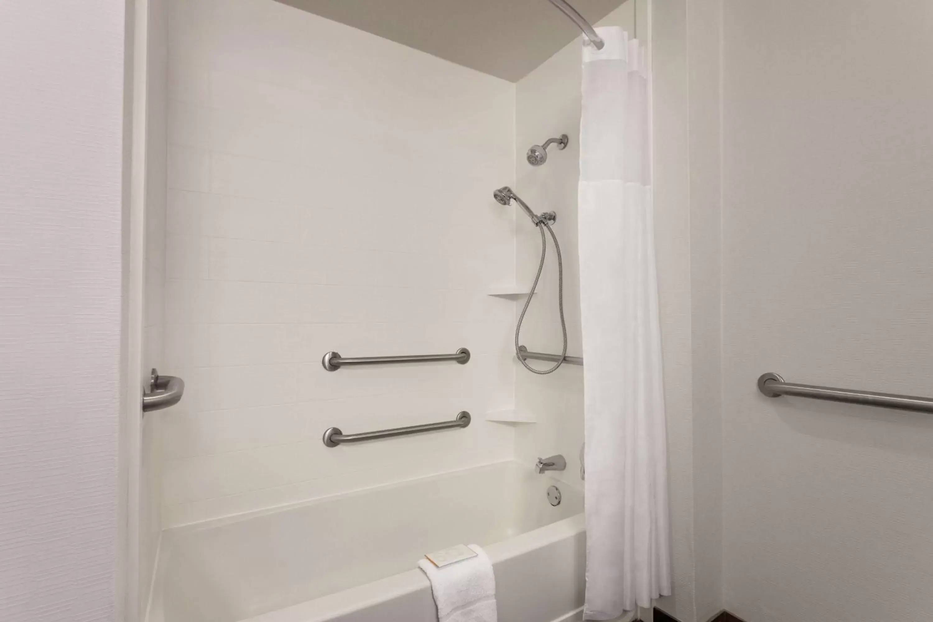 King Room with Sofa Bed and Study - Non-Smoking in Hampton Inn & Suites Montgomery-EastChase King Room with Sofa Bed and Study - Non-Smoking in Hampton Inn & Suites Montgomery-EastChase