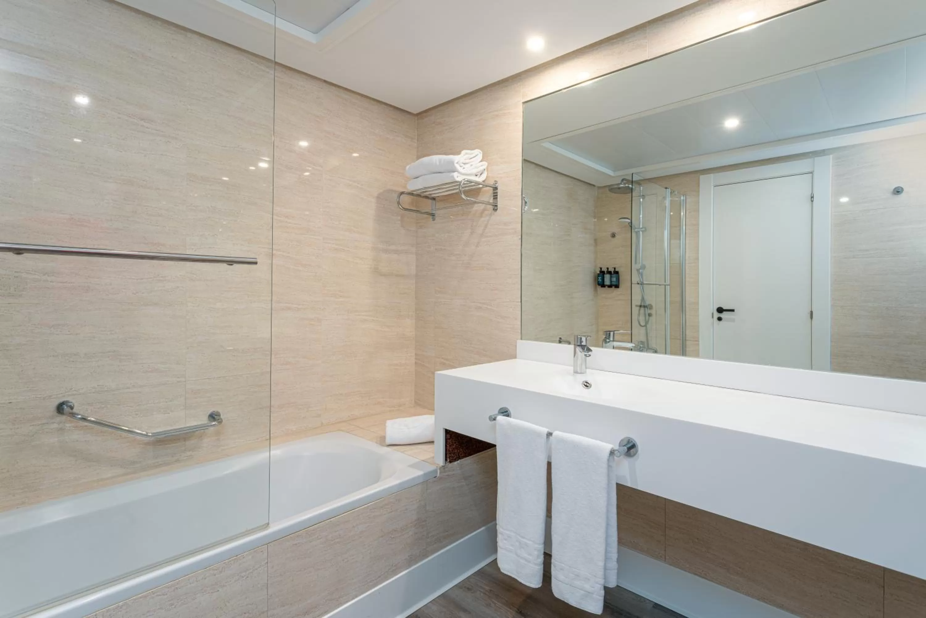 Bathroom in Hotel Benalma Costa del Sol