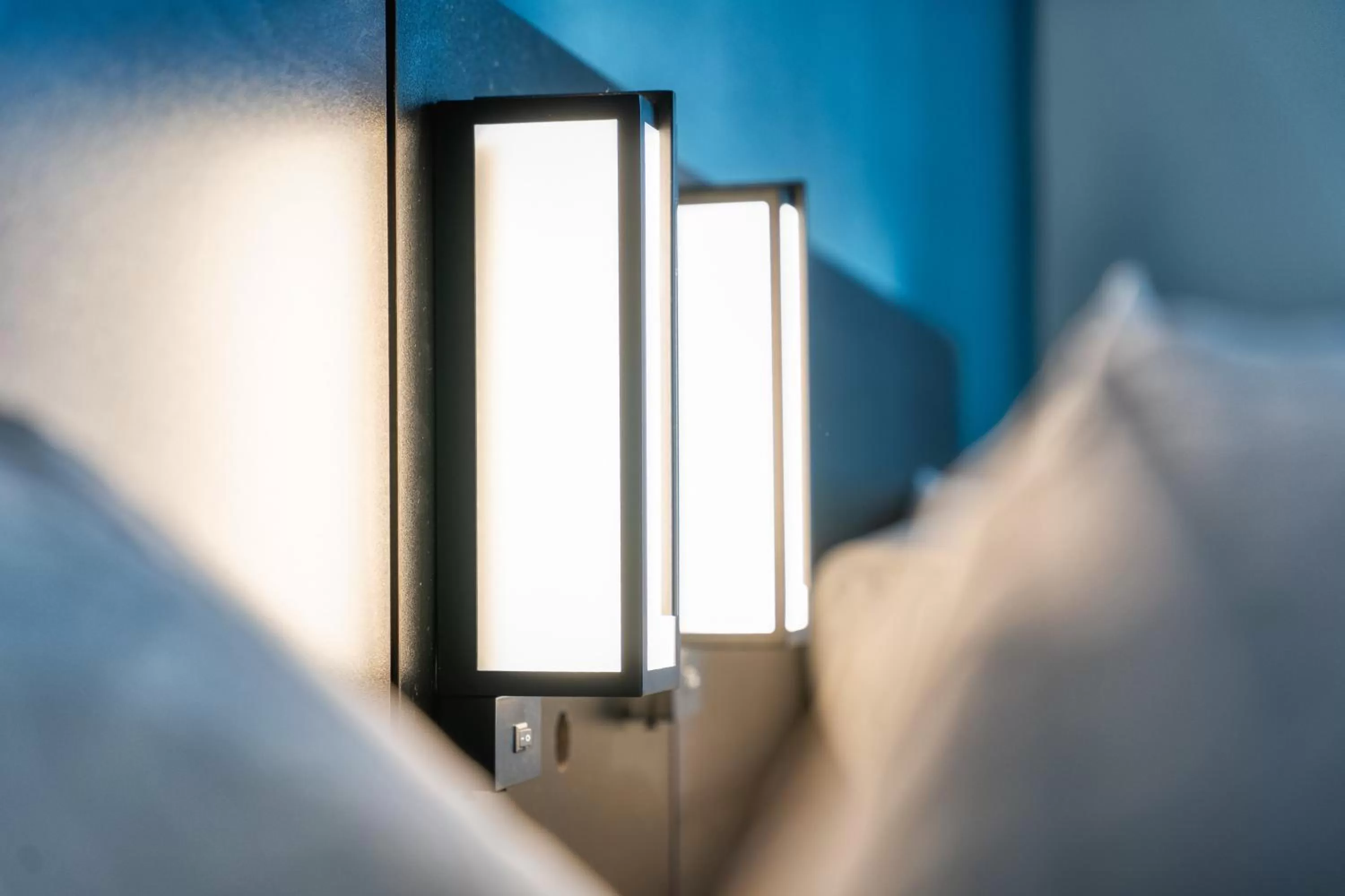 Bed in Studio 6 Suites Stockton, CA Waterfront