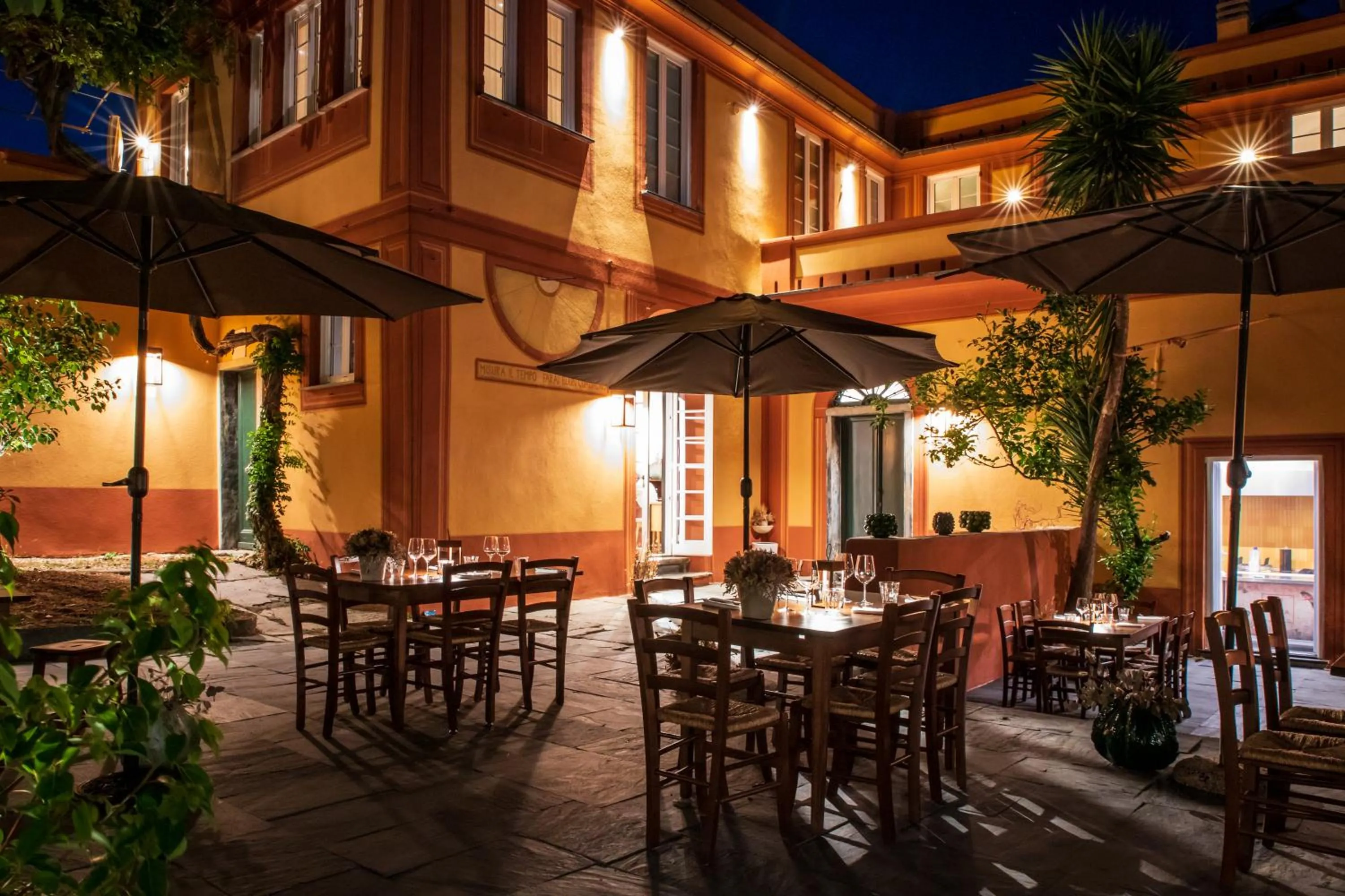 Restaurant/places to eat in Villa Riviera Resort