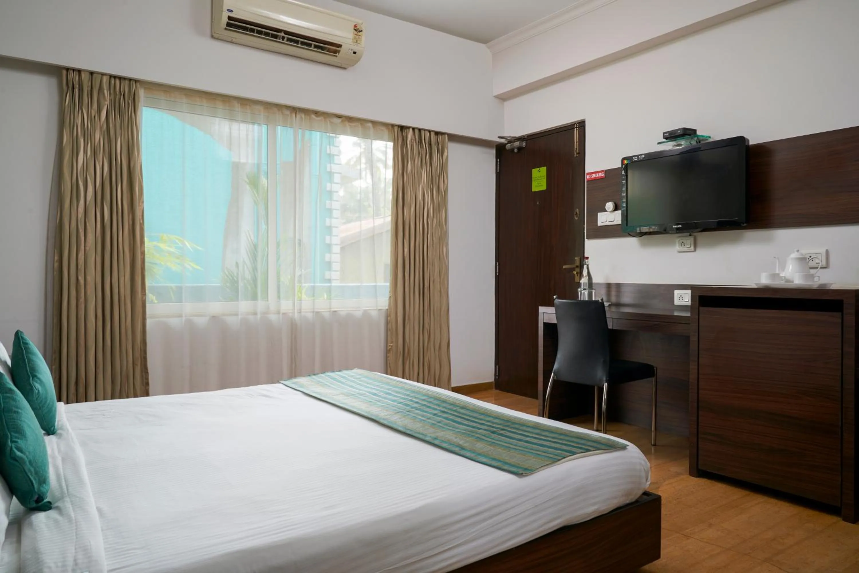 Bed in The Hawaii Comforts Panjim Donapaula