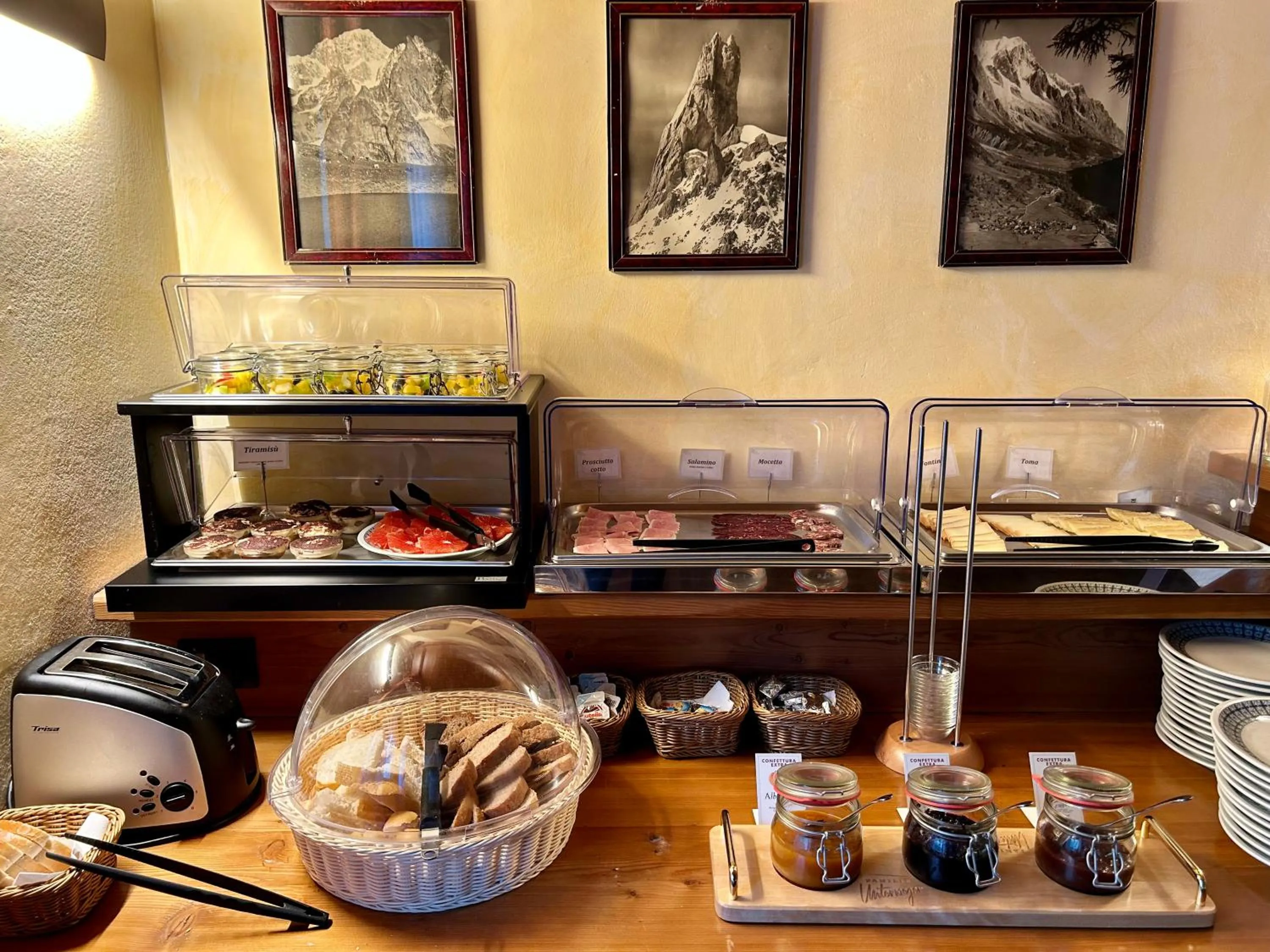 Breakfast in Hotel Croux