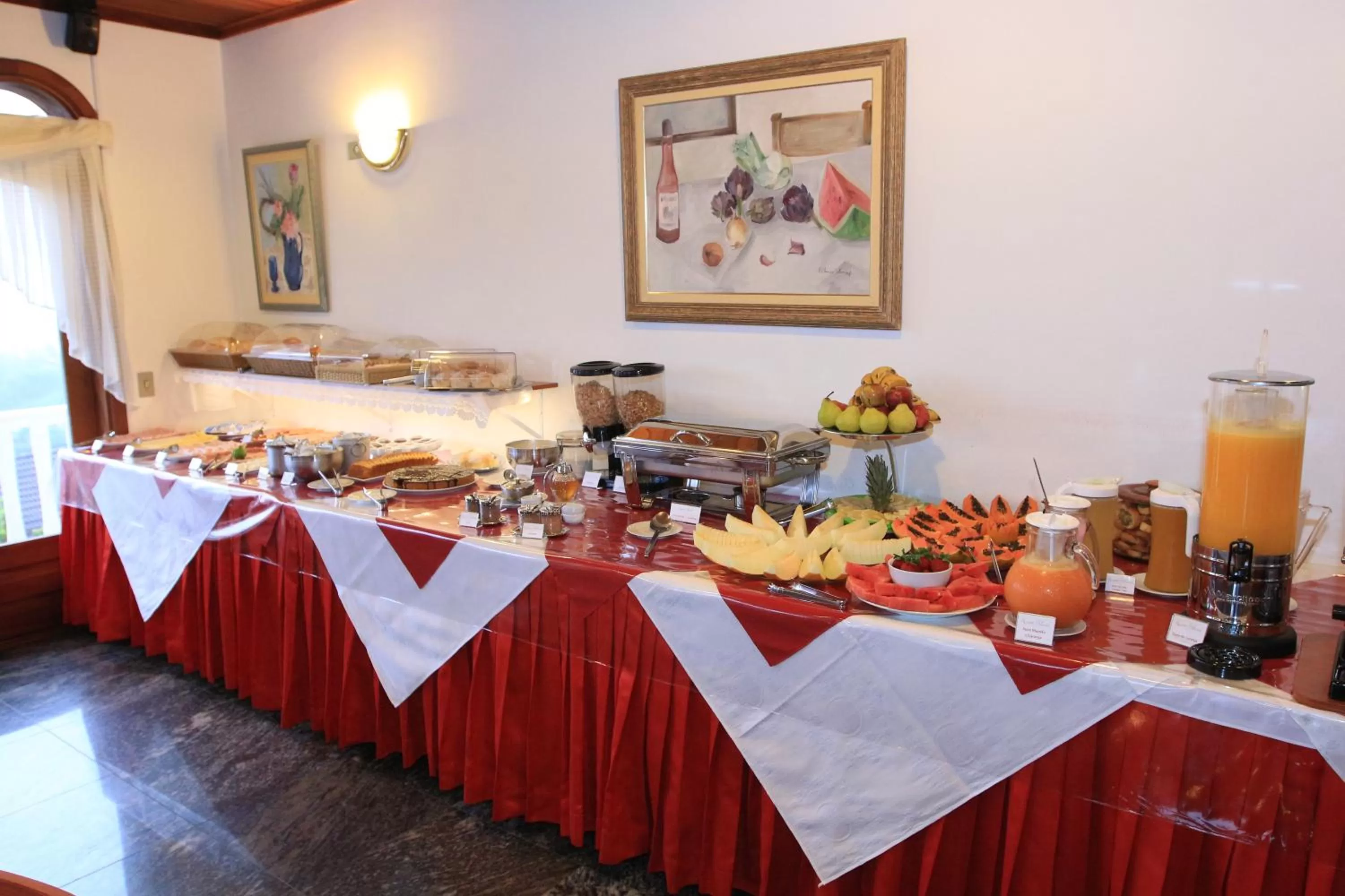Buffet breakfast in Pousada Recanto Almeida