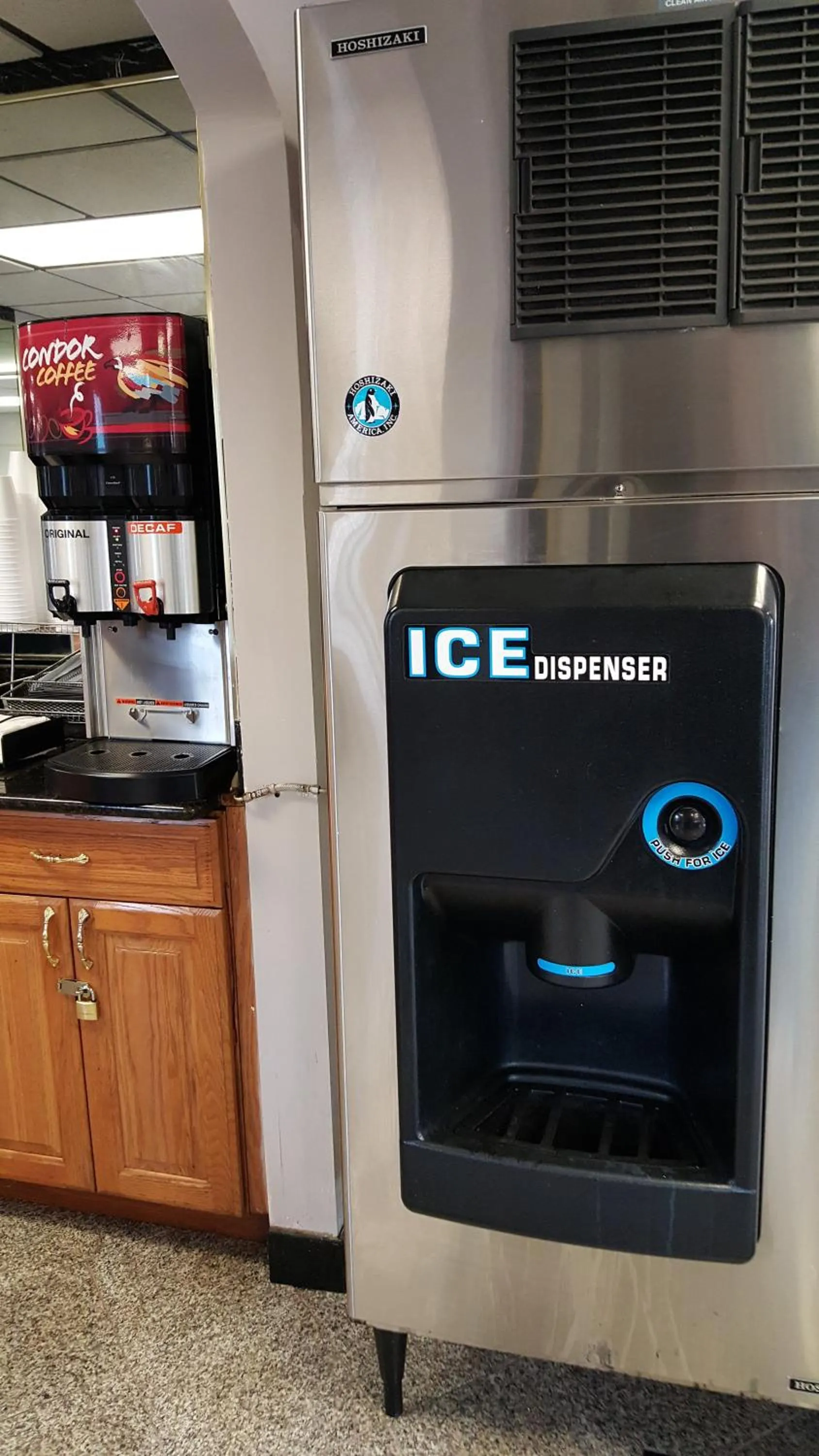 Continental breakfast in Gurnee Motel