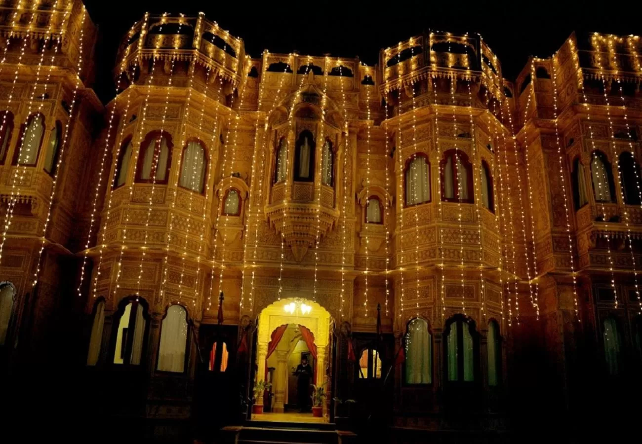 Night in Hotel Lal Garh Fort And Palace