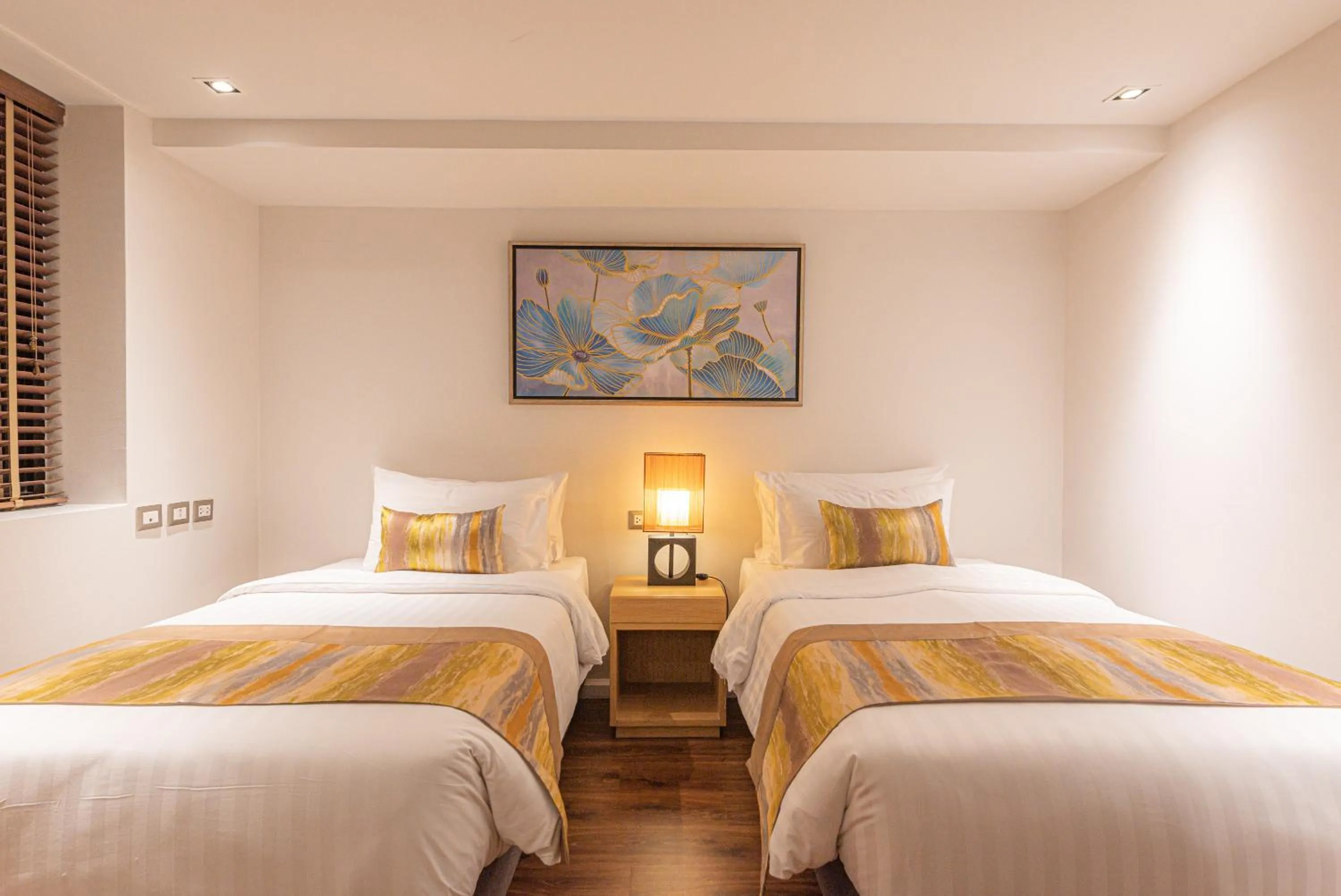 Bedroom, Bed in Summit Windmill Golf Suite Hotel at Suvarnabhumi