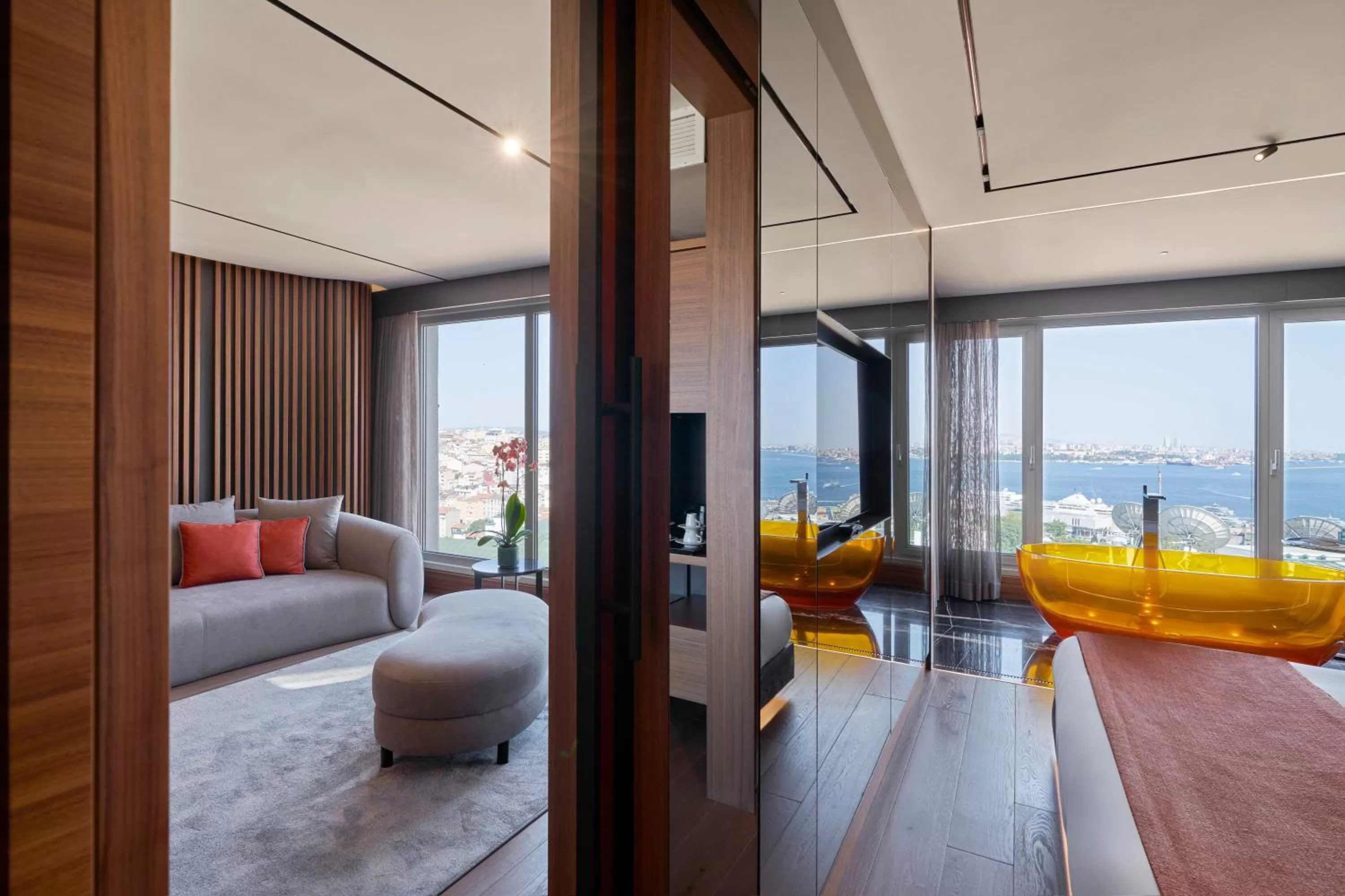 Sea view, Bed in Richmond Istanbul