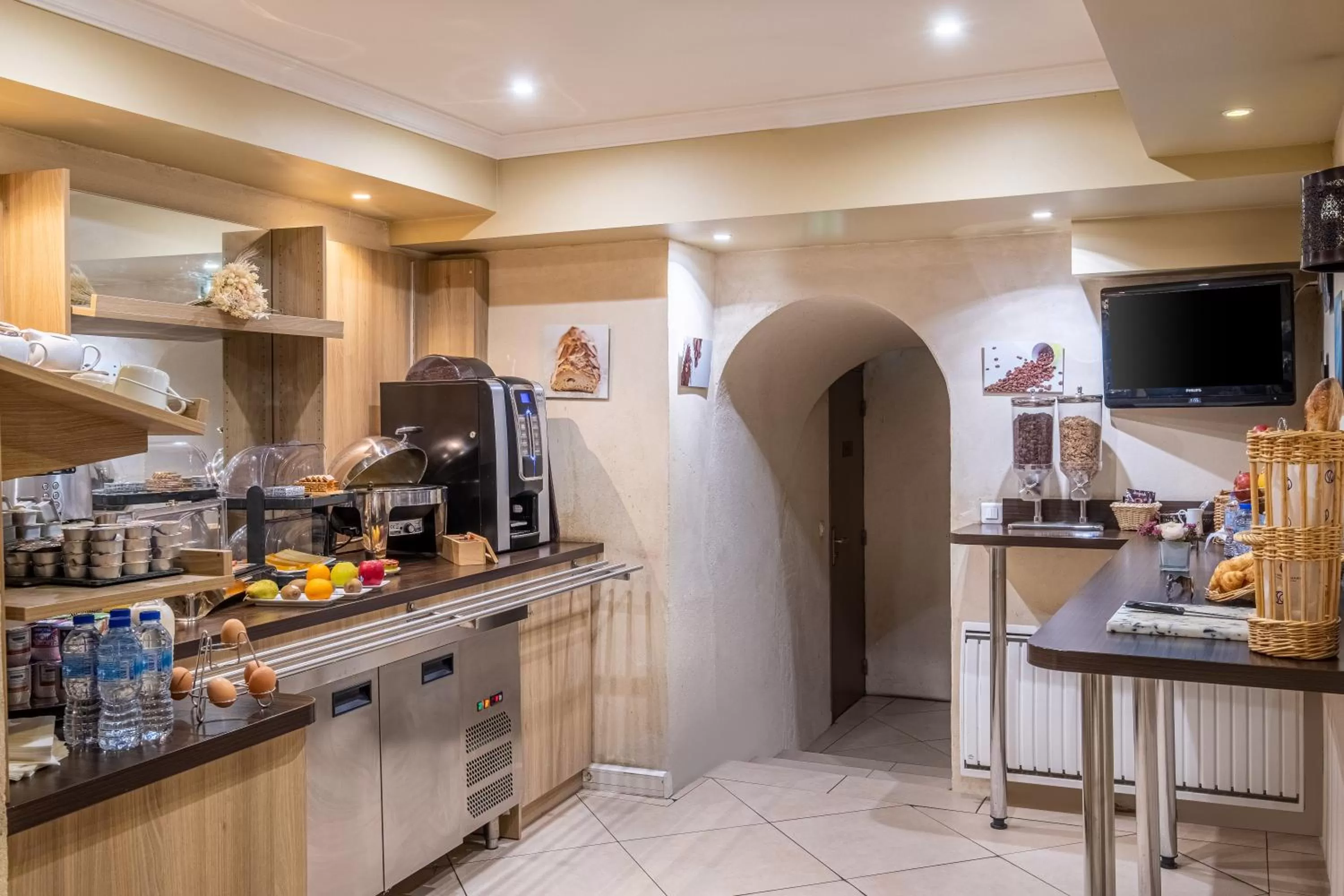 Breakfast in Hôtel 85 Saint Honore