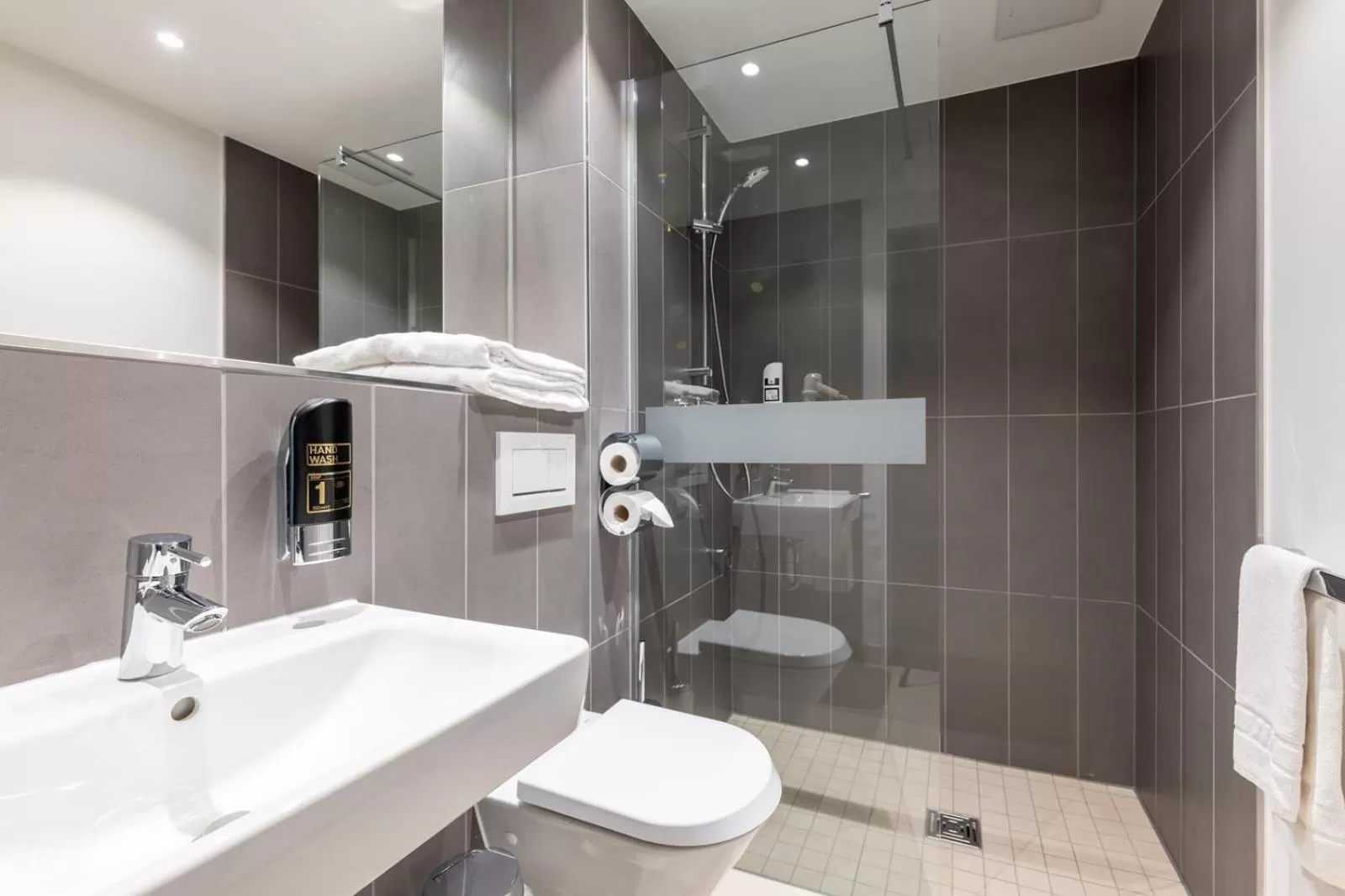 Bathroom in Serways Hotel Hösel