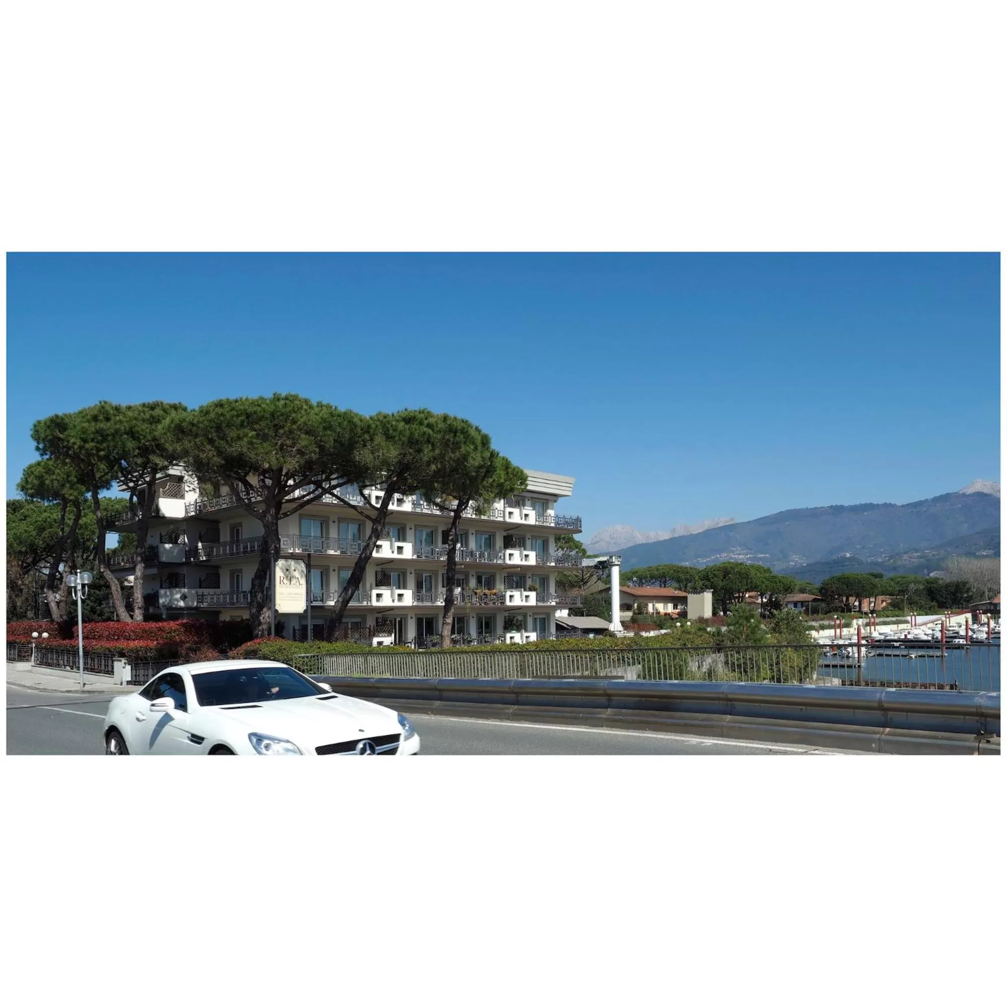 Facade/entrance in Michelangelo rta