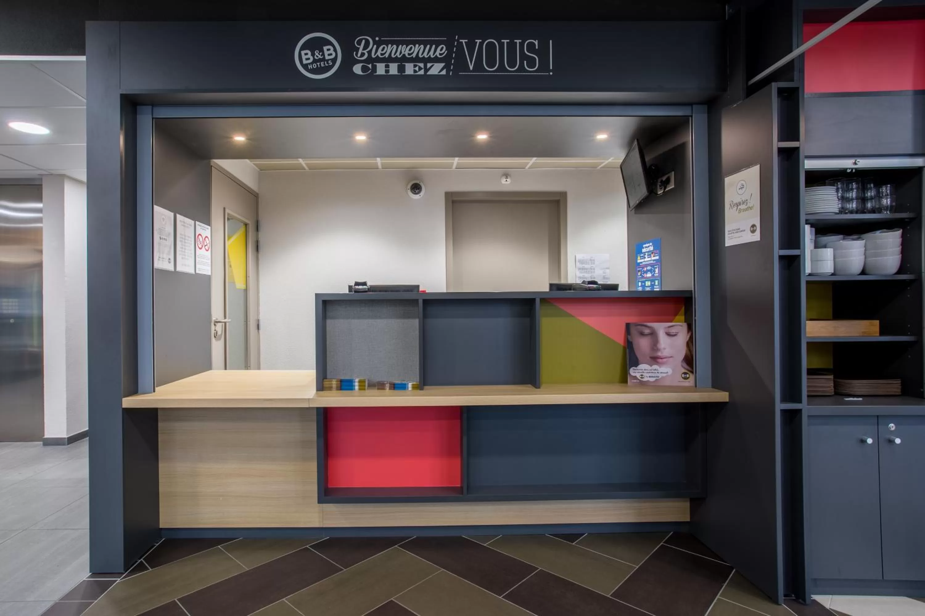 Lobby or reception in B&B HOTEL ANNEMASSE Saint-Cergues