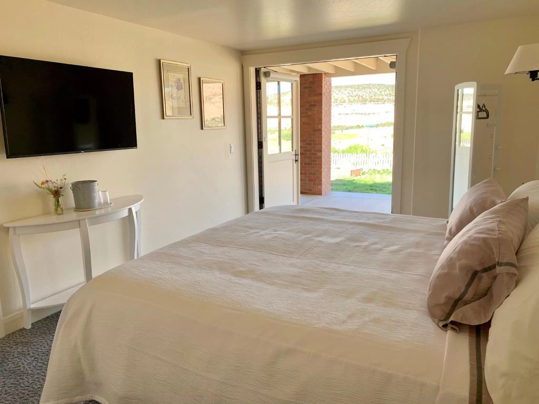 Bed in Annie's Place Bed & Breakfast