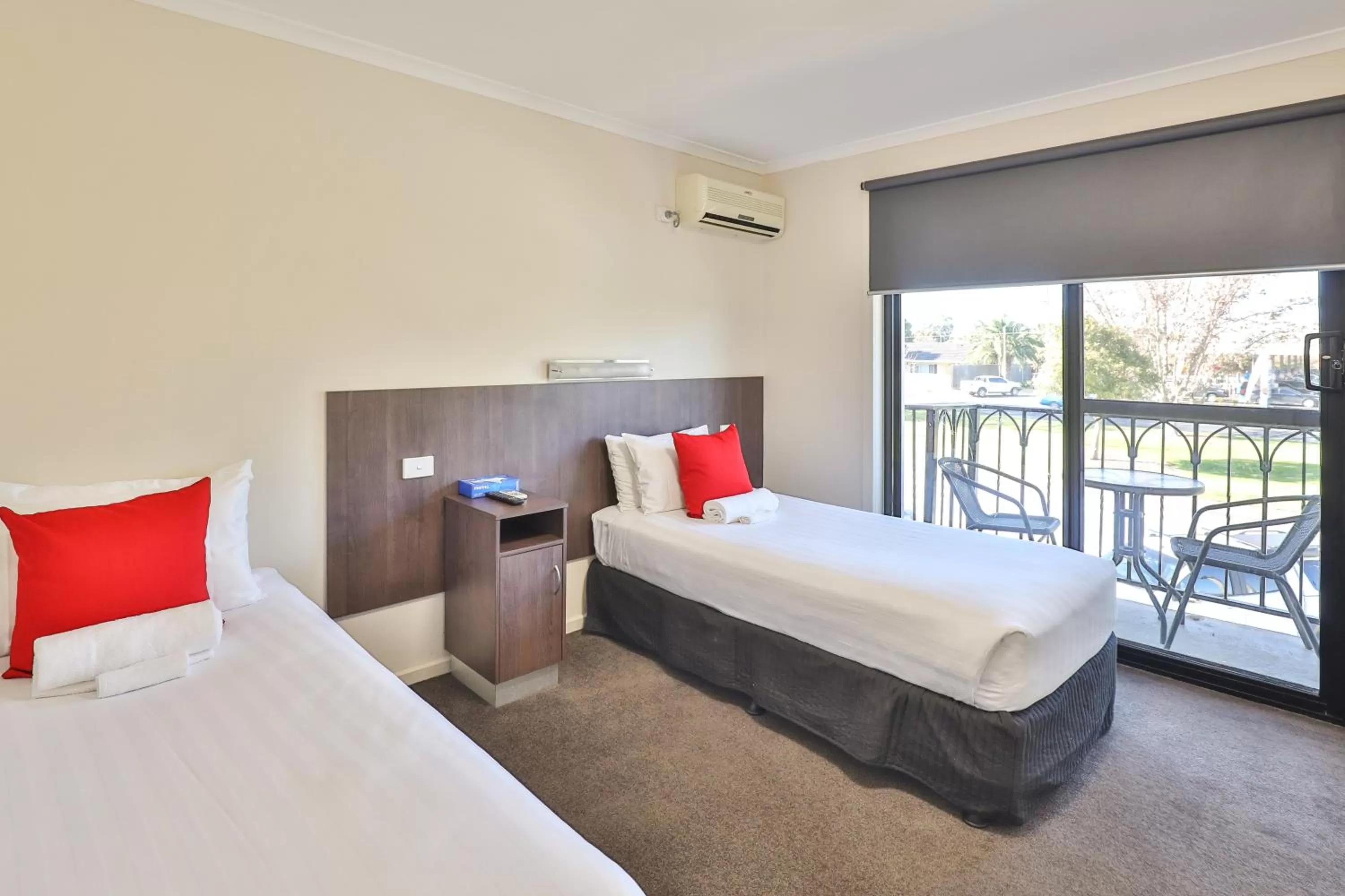 Photo of the whole room, Bed in Boulevard Motor Inn Mildura