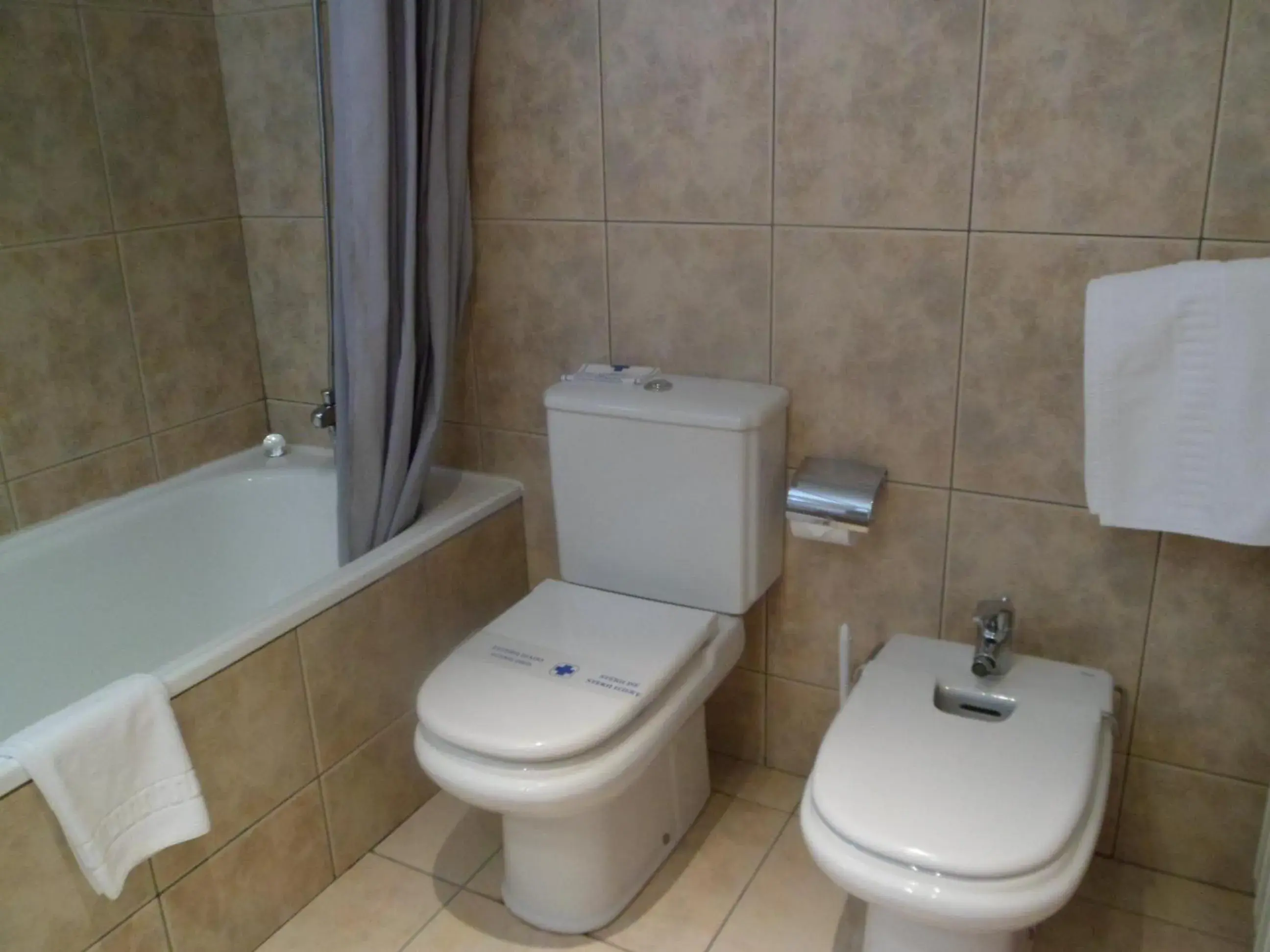 Family Room (4 Adults) in Wuau! Hotel Segle XX Family Room (4 Adults) in Wuau! Hotel Segle XX