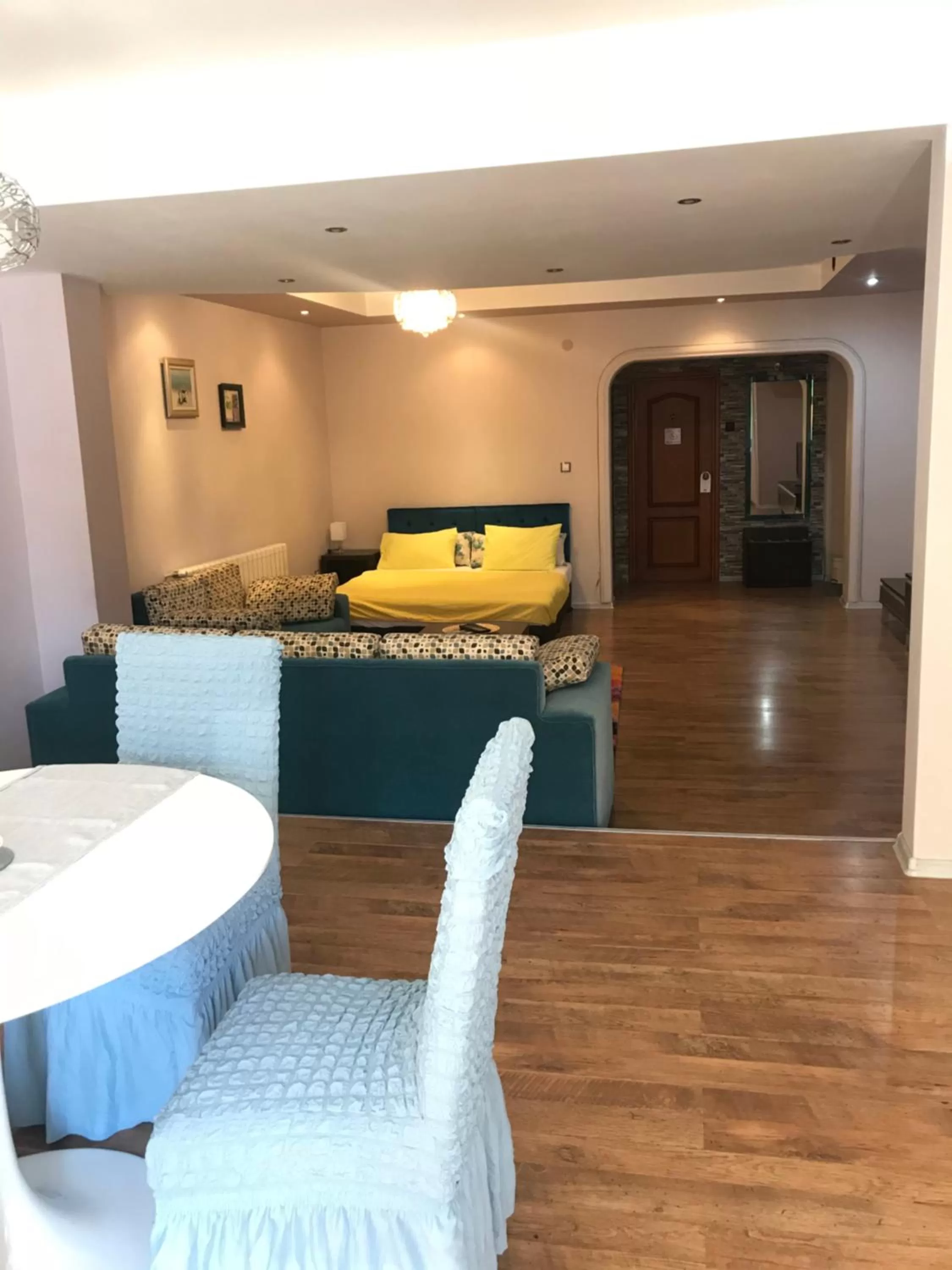 Living room in White Rose Family Guest House