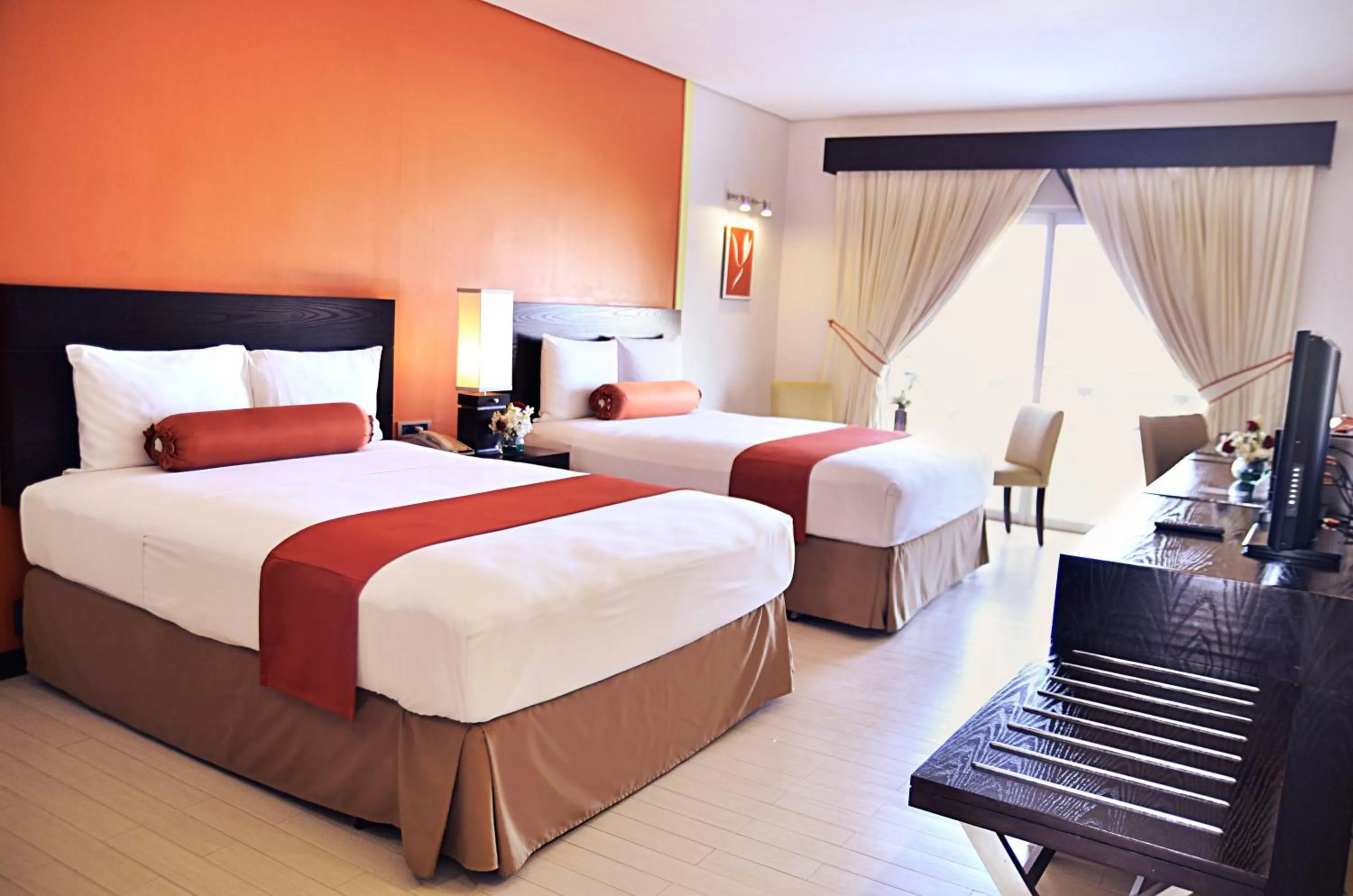 Bedroom, Bed in Thunderbird Resorts - Poro Point
