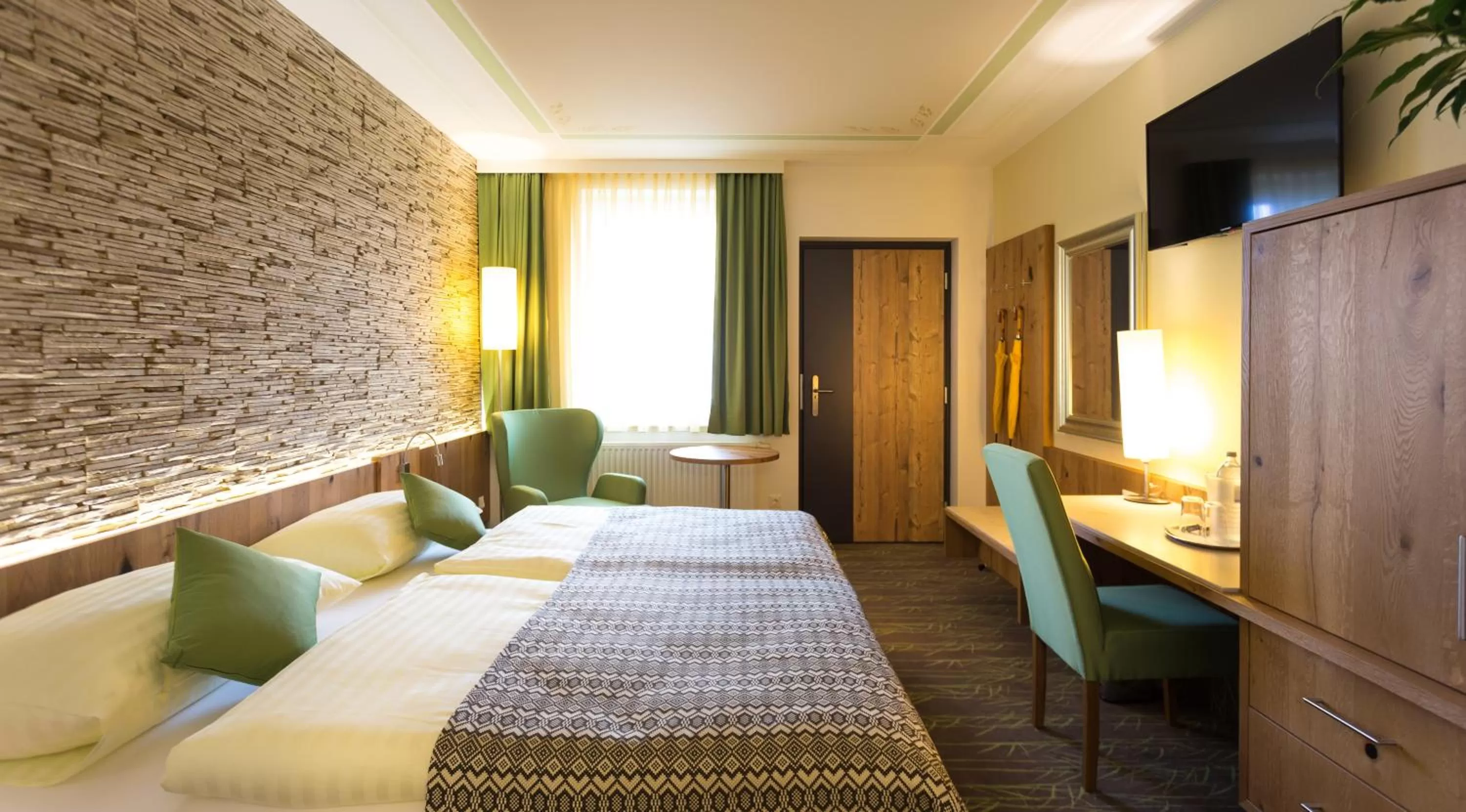 Bedroom, Bed in Hotel Schlof Guat