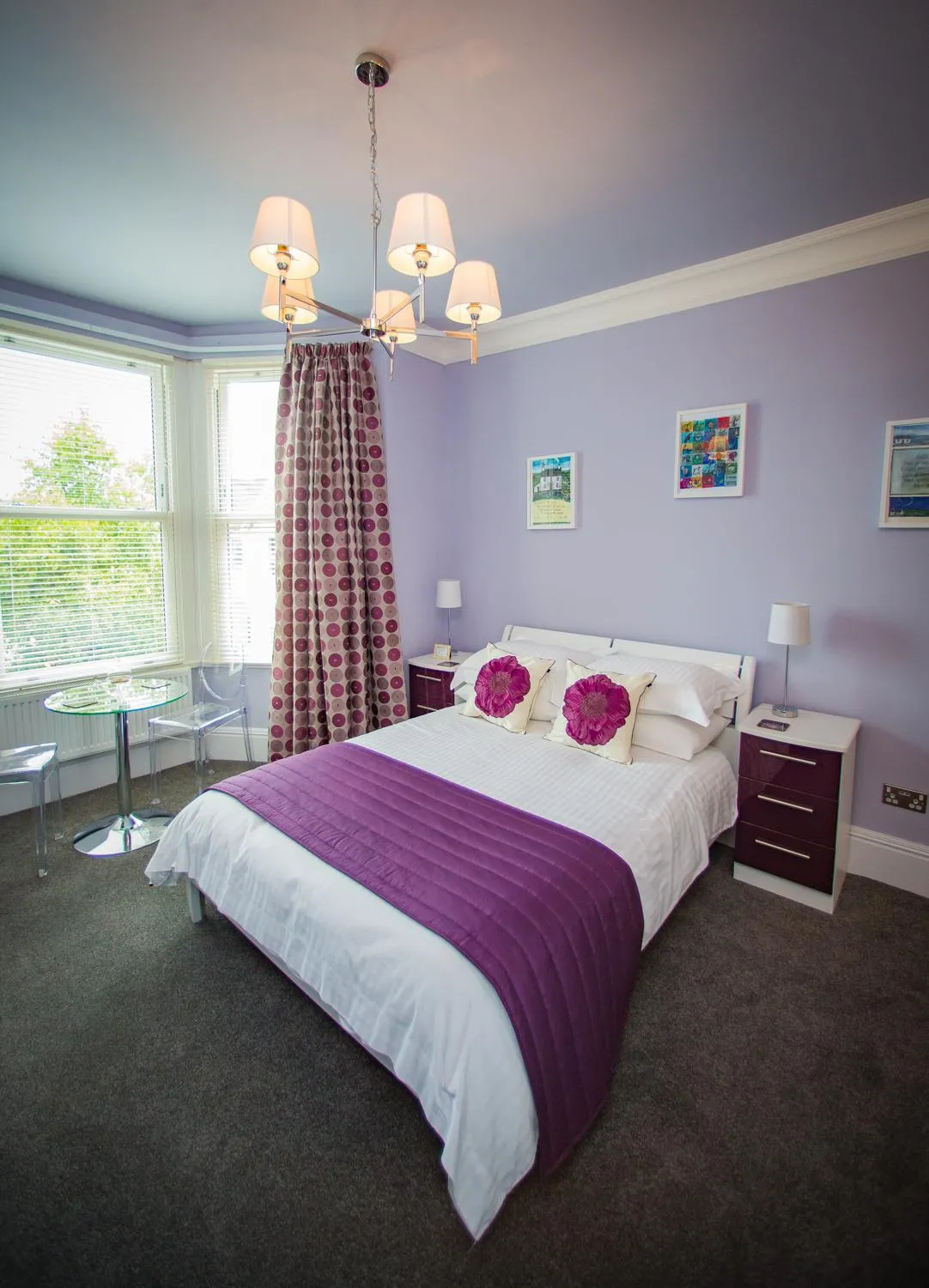 Photo of the whole room, Bed in Studios At Glenthorne