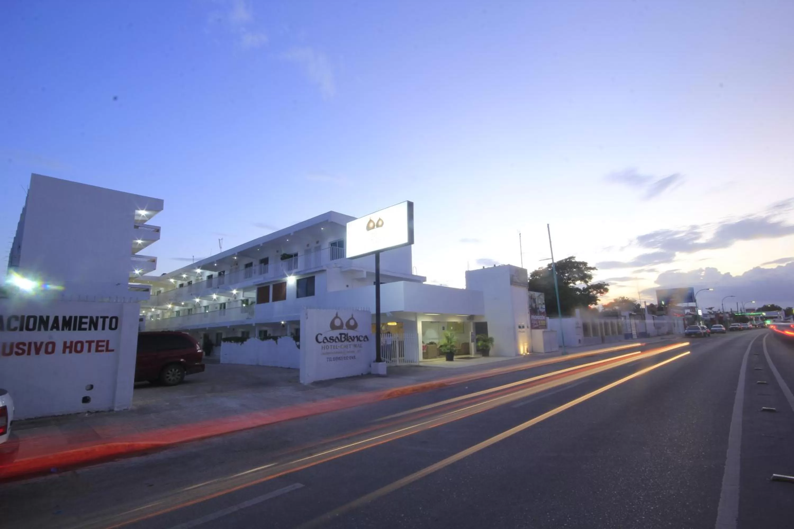 Facade/entrance in Hotel Casa Blanca