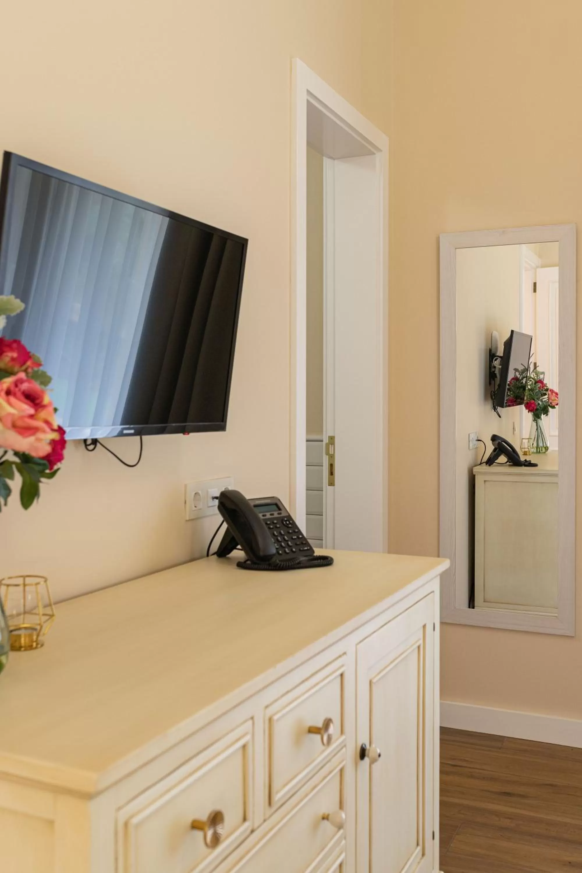 TV and multimedia in Hotel Rural Ohana